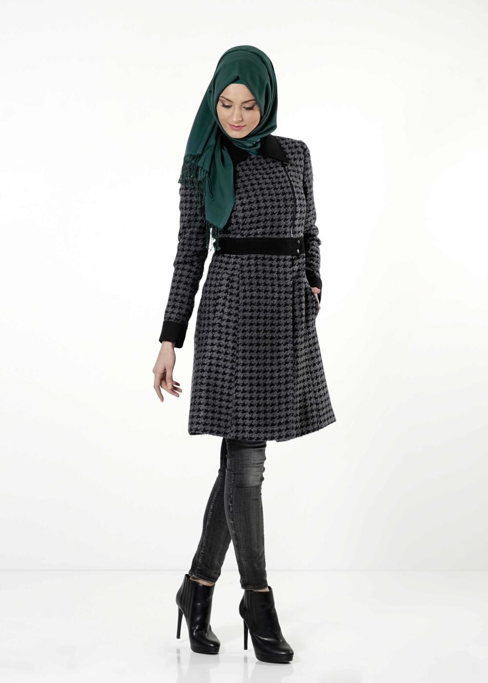 Tesettür giyim GRİ KAZAYAĞI DESEN KABAN 9436 