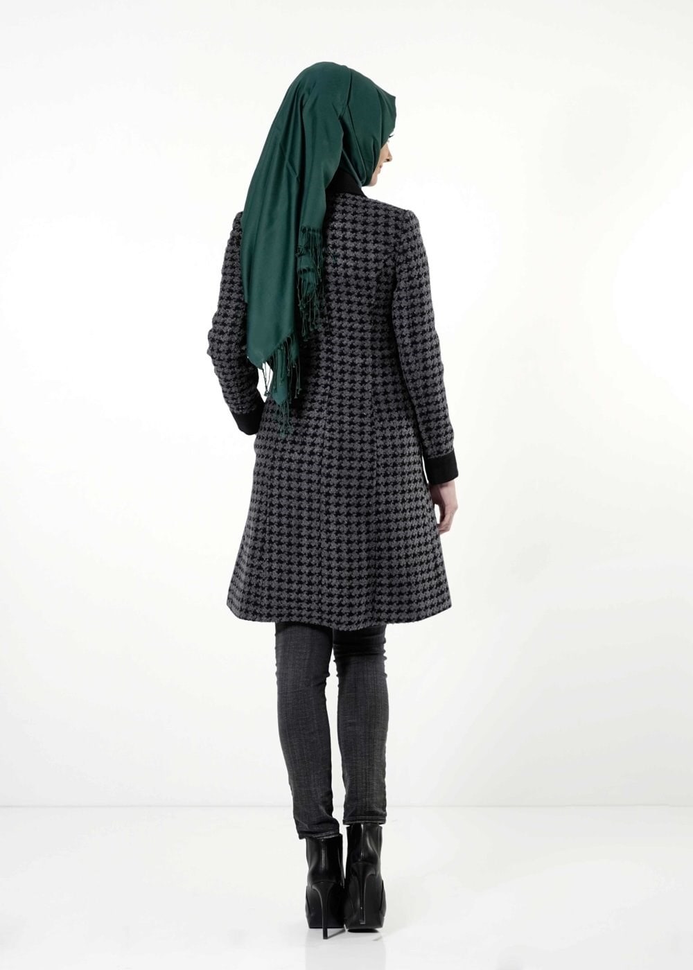 Tesettür giyim GRİ KAZAYAĞI DESEN KABAN 9436 