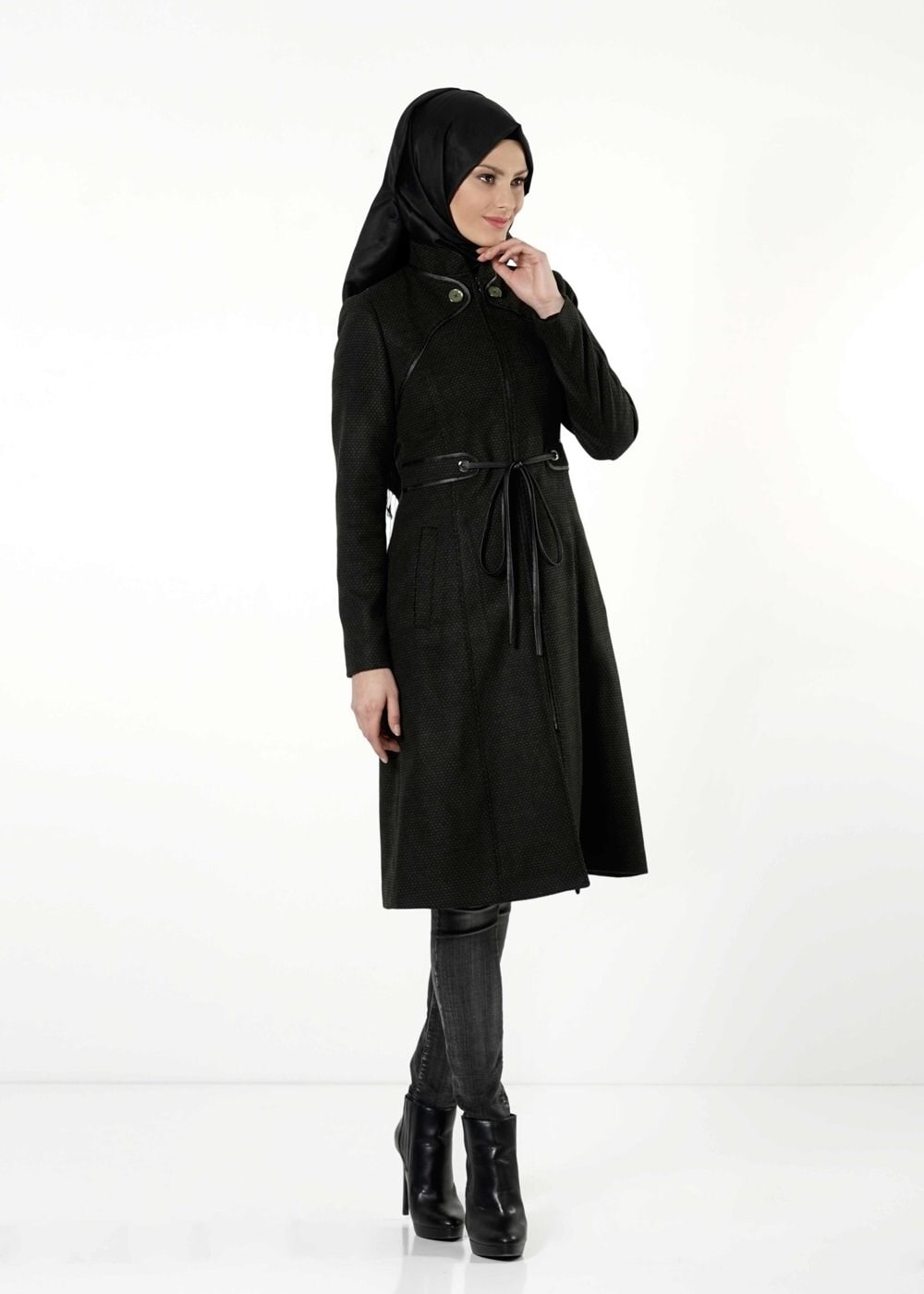 Tesettür giyim SİYAH KEMERLİ KABAN 9437 