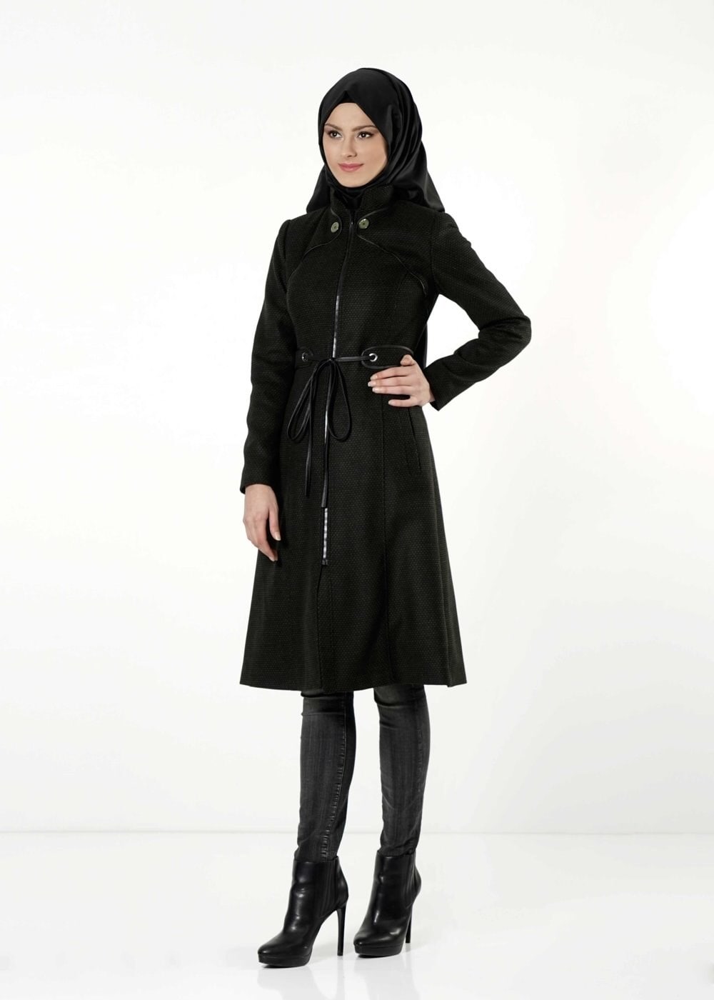 Tesettür giyim SİYAH KEMERLİ KABAN 9437 