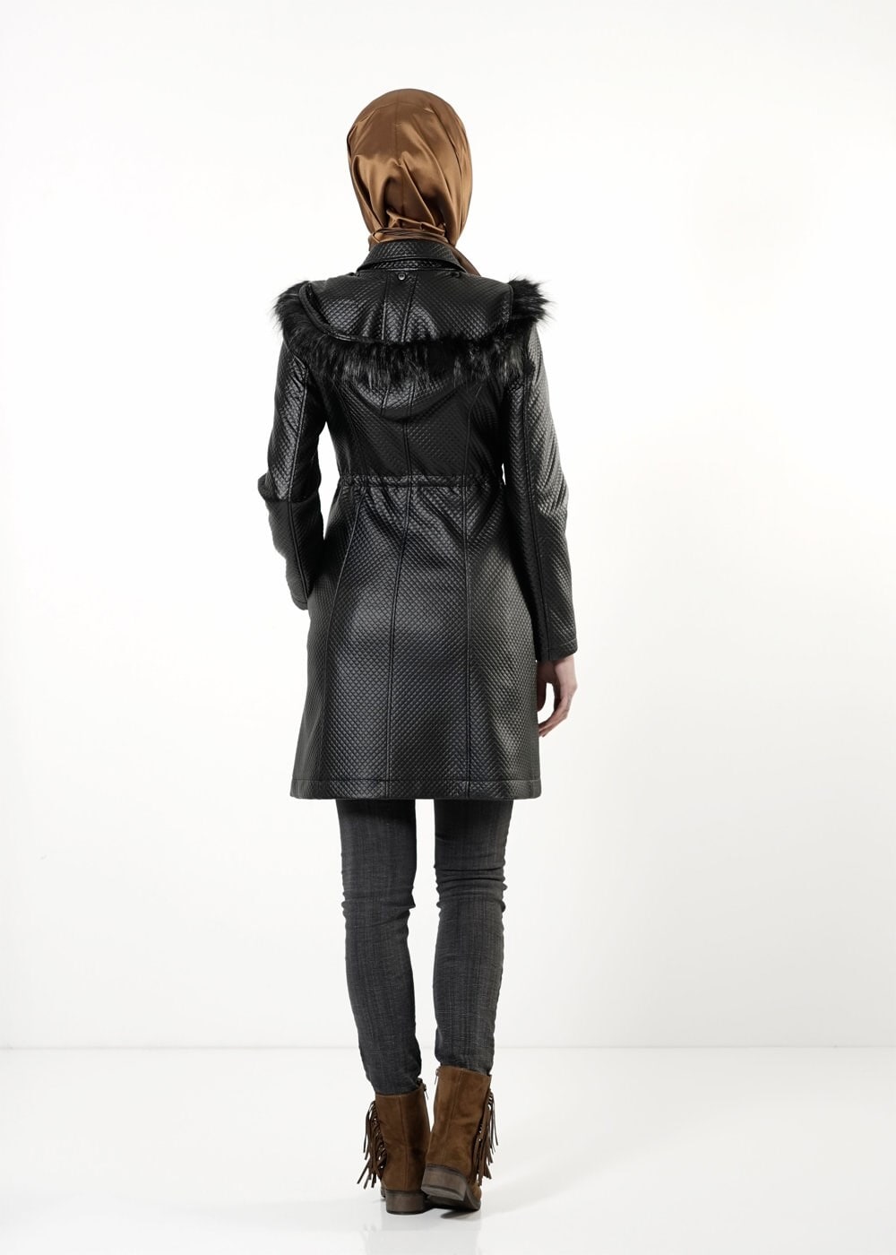 Tesettür giyim SİYAH KAPÜŞONLU KABAN 9439