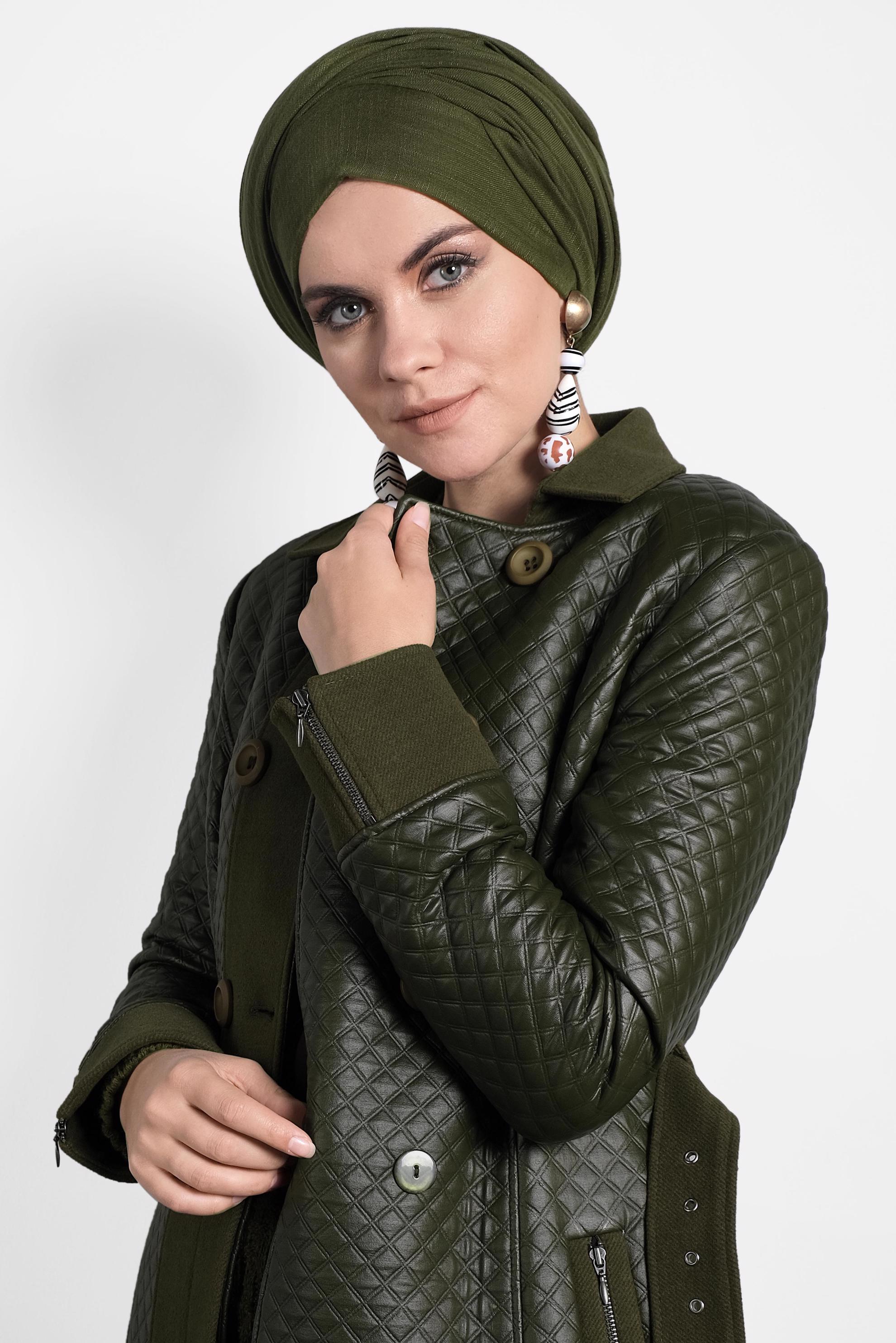 Tesettür giyim HAKİ KARE DESENLİ SUNİ DERİ KABAN  9440 