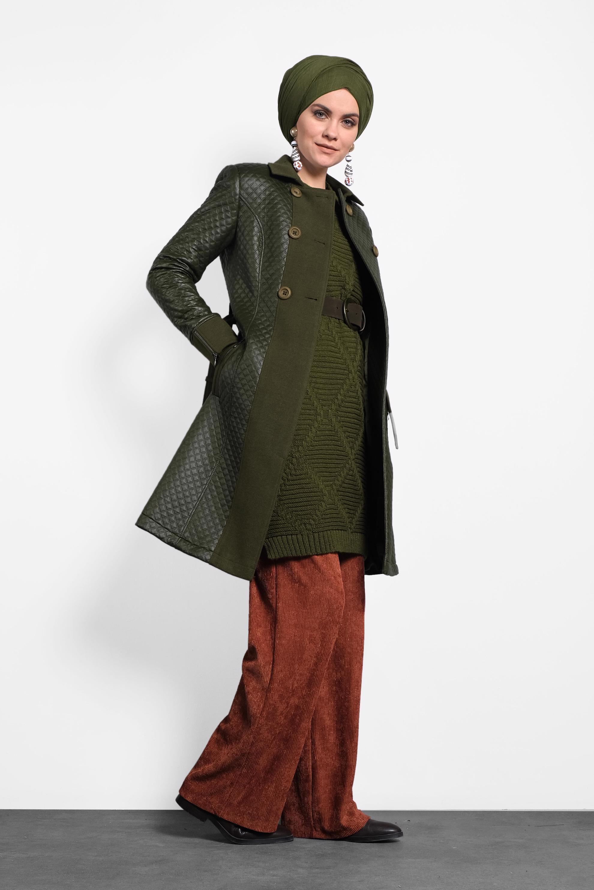 Tesettür giyim HAKİ KARE DESENLİ SUNİ DERİ KABAN  9440 