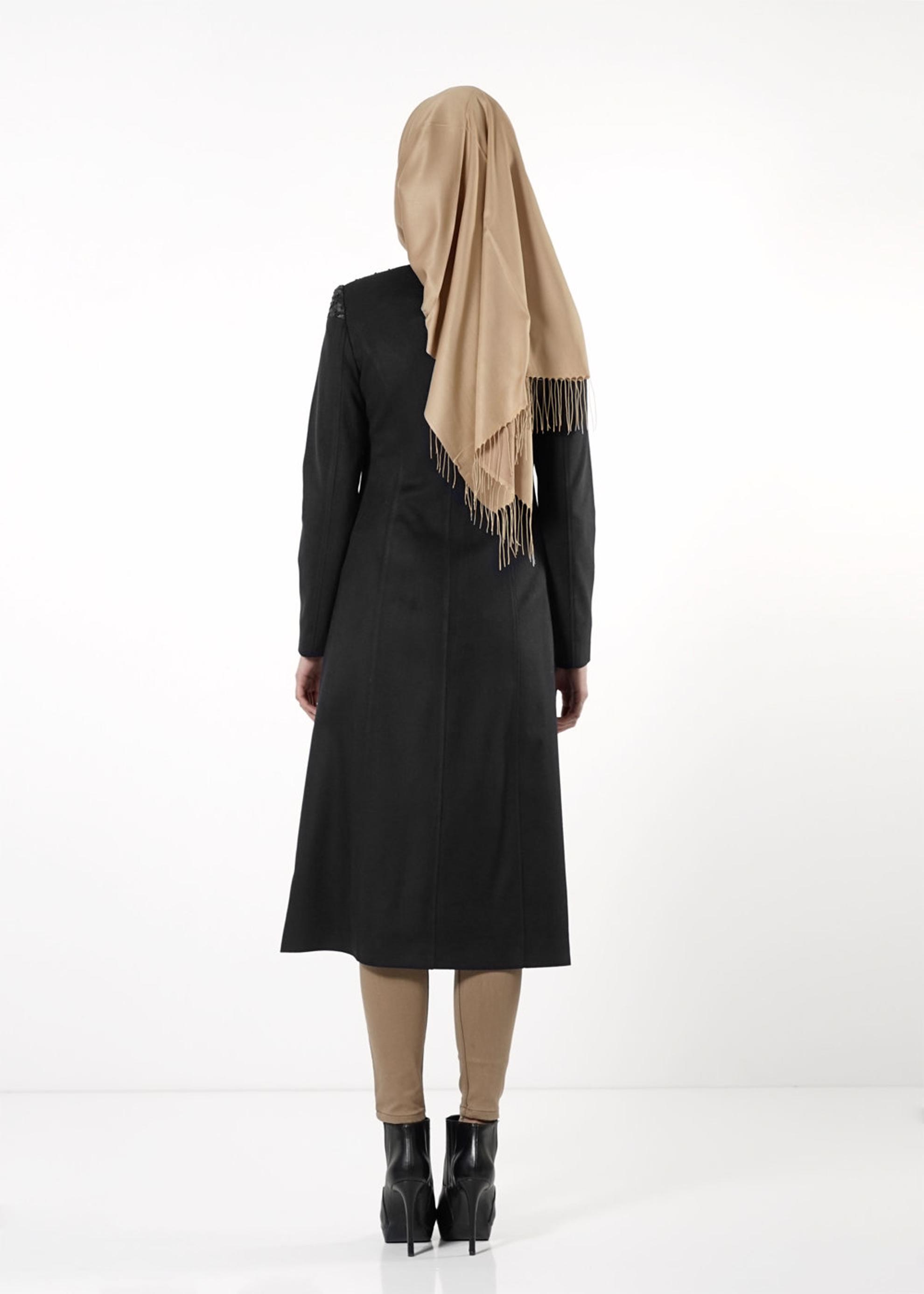 Tesettür giyim SİYAH DÜĞMELİ KABAN 9397-1 