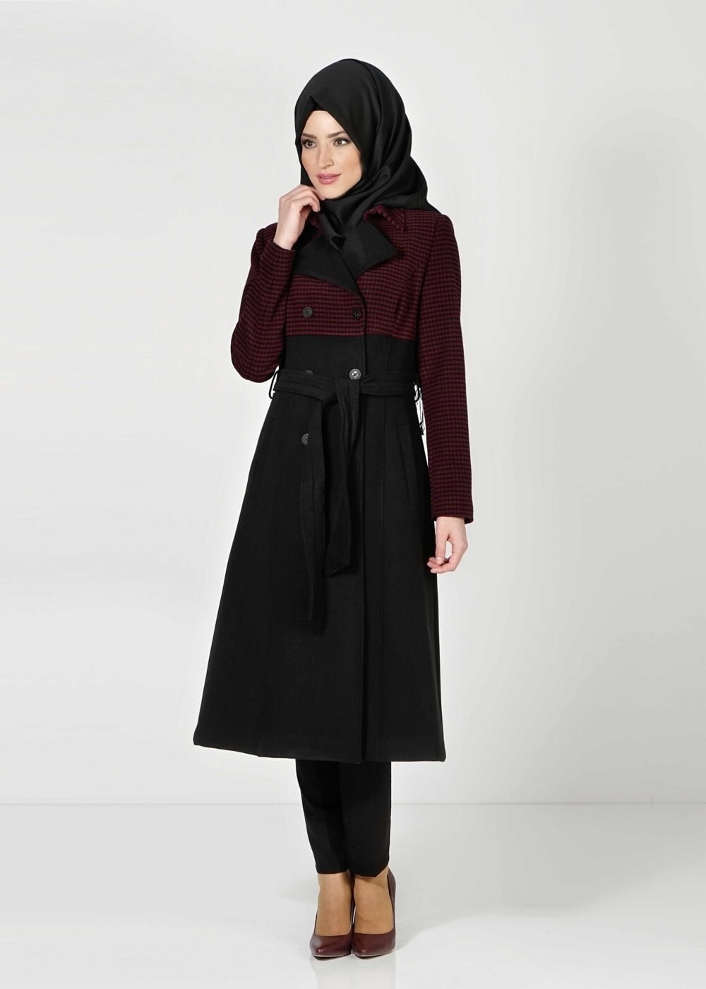 Tesettür giyim SİYAH KAZAYAĞI DETAYLI MANTO 9347 