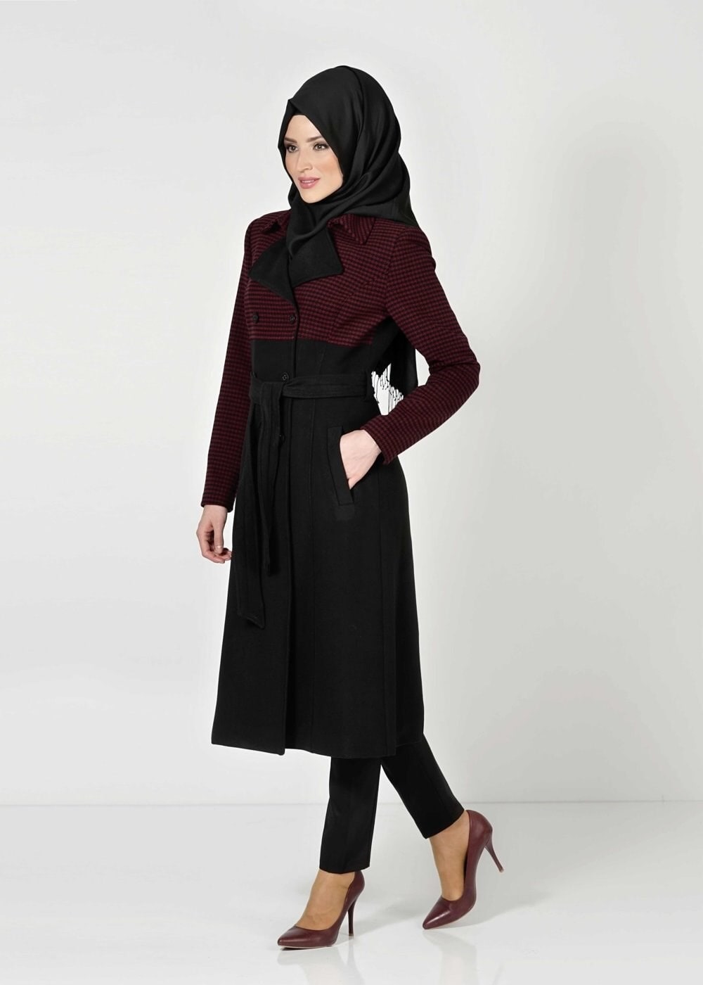 Tesettür giyim SİYAH KAZAYAĞI DETAYLI MANTO 9347 