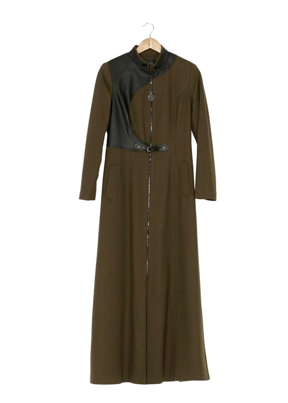 Tesettür giyim HAKİ DERİ DETAYLI FERMUARLI MANTO 9350 