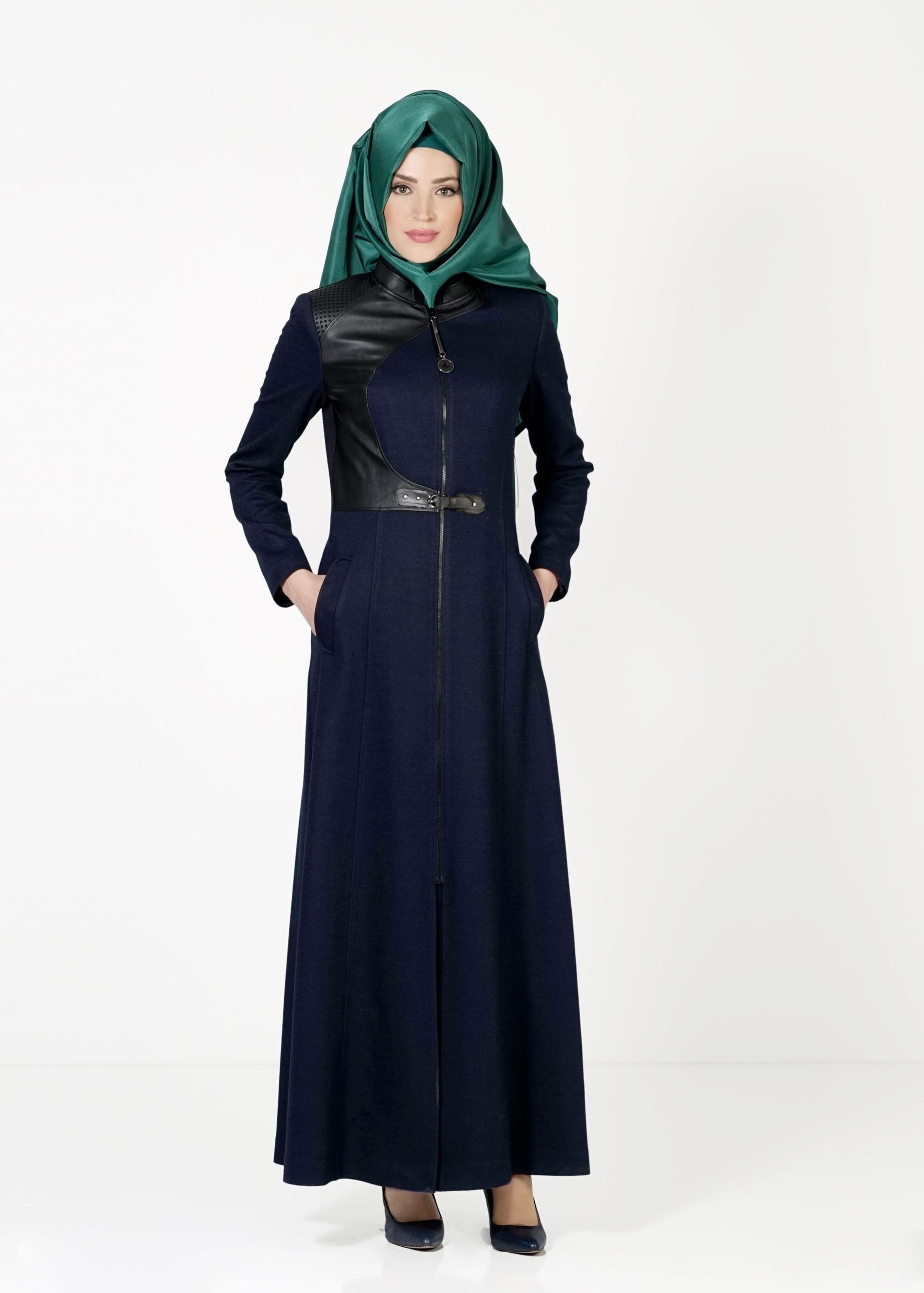 Tesettür giyim LACİVERT DERİ DETAYLI FERMUARLI MANTO 9350 