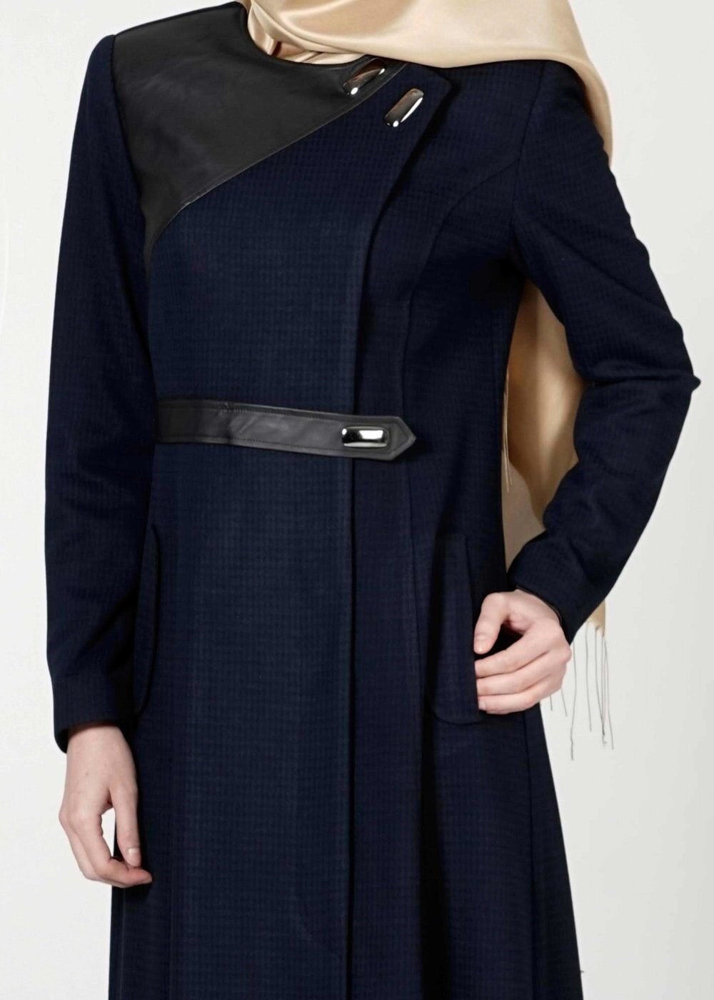 Tesettür giyim LACİVERT TOKA DETAYLI MANTO 9352 