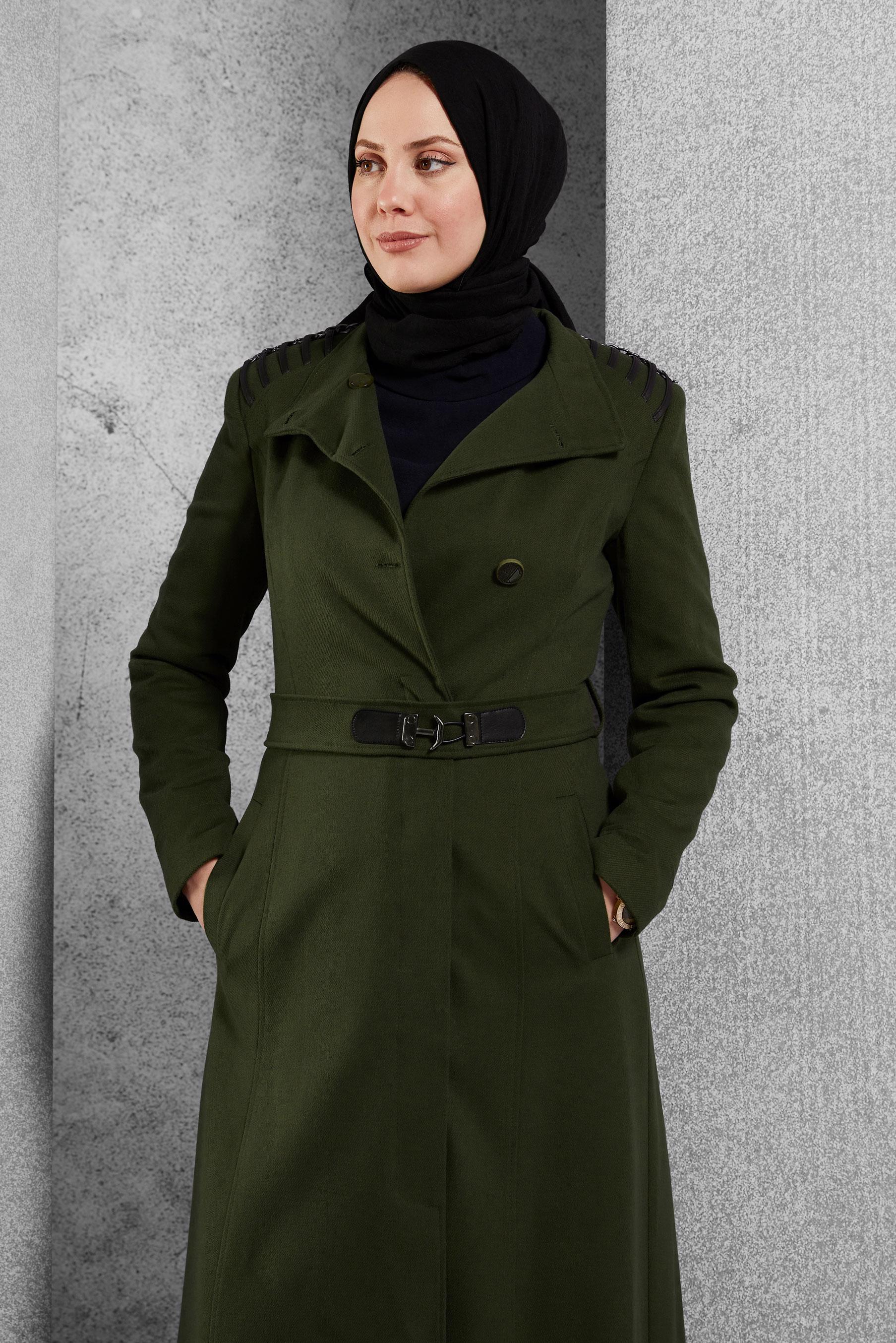 Tesettür giyim HAKİ KEMERLİ DÜĞMELİ MANTO 9354