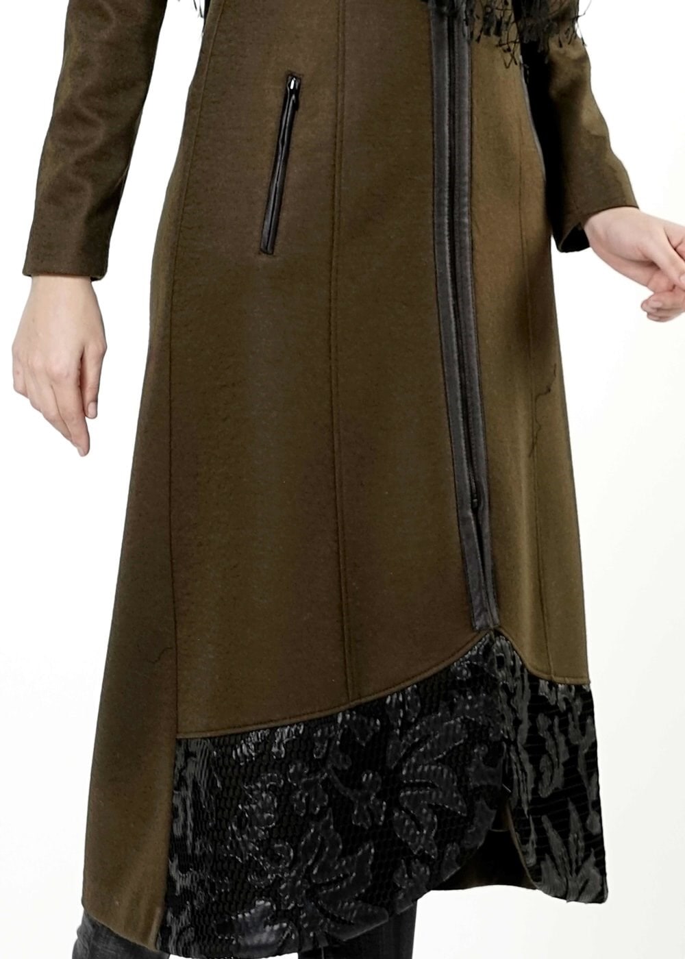 Tesettür giyim HAKİ FERMUARLI ETEK UCU GÜPÜR DETAYLI MANTO 9382