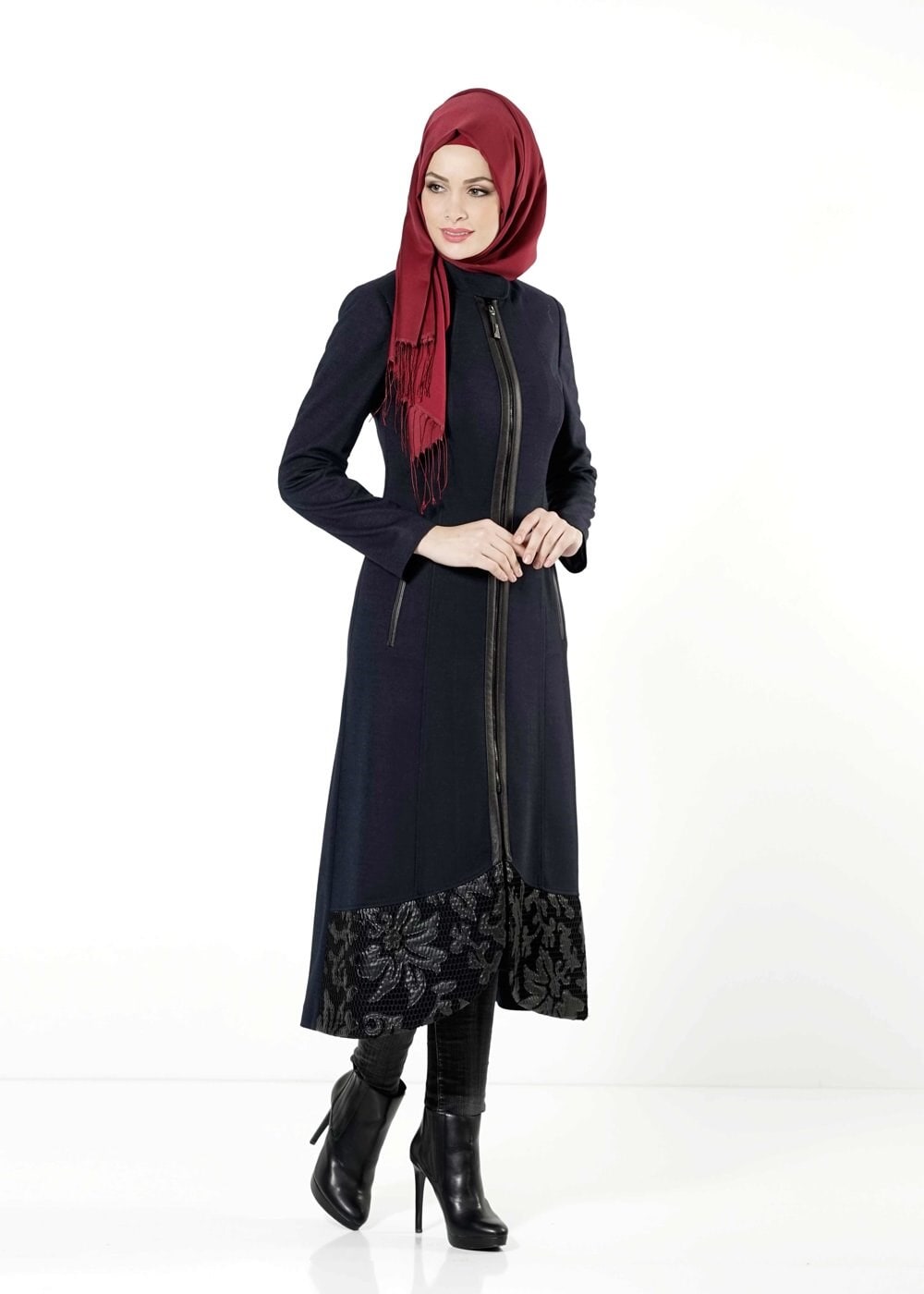 Tesettür giyim LACİVERT FERMUARLI ETEK UCU GÜPÜR DETAYLI MANTO 9382