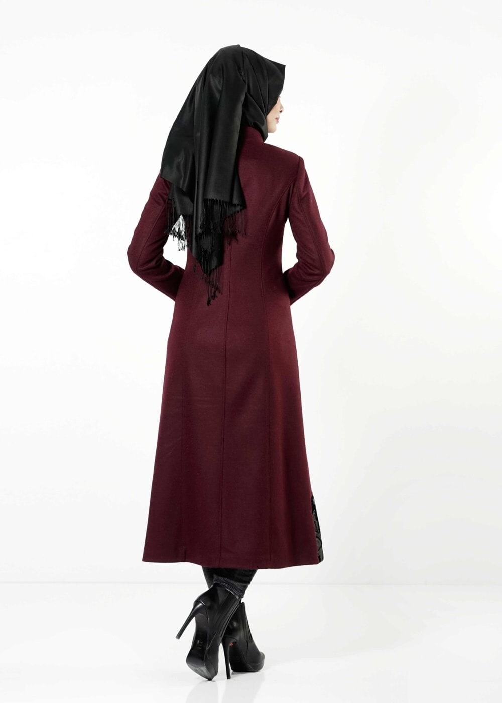 Tesettür giyim MÜRDÜM FERMUARLI ETEK UCU GÜPÜR DETAYLI MANTO 9382