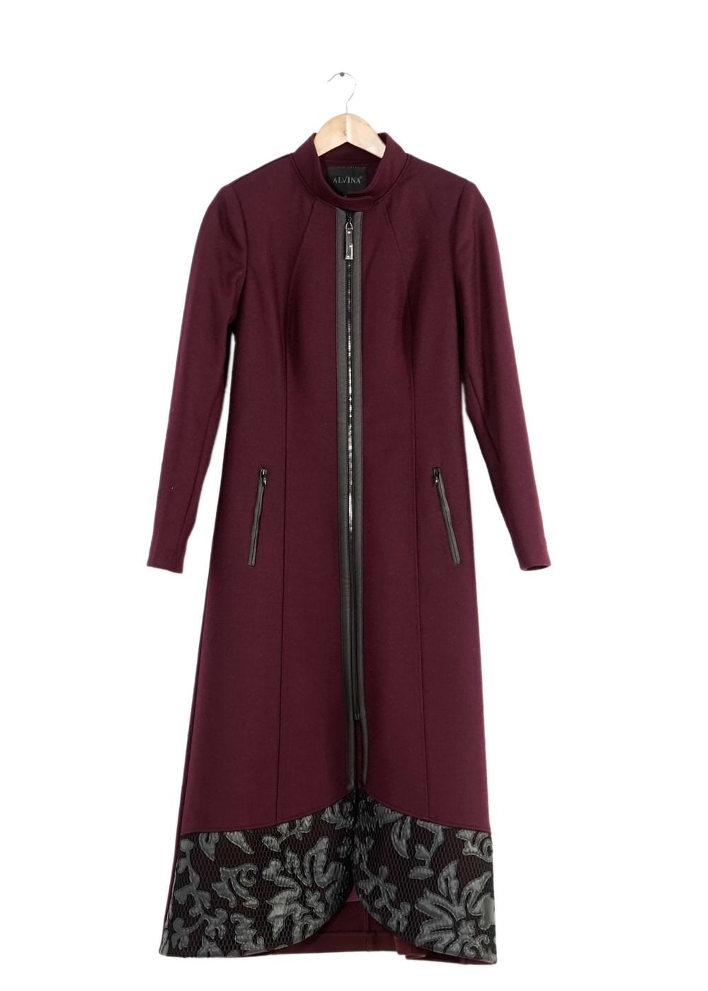 Tesettür giyim MÜRDÜM FERMUARLI ETEK UCU GÜPÜR DETAYLI MANTO 9382