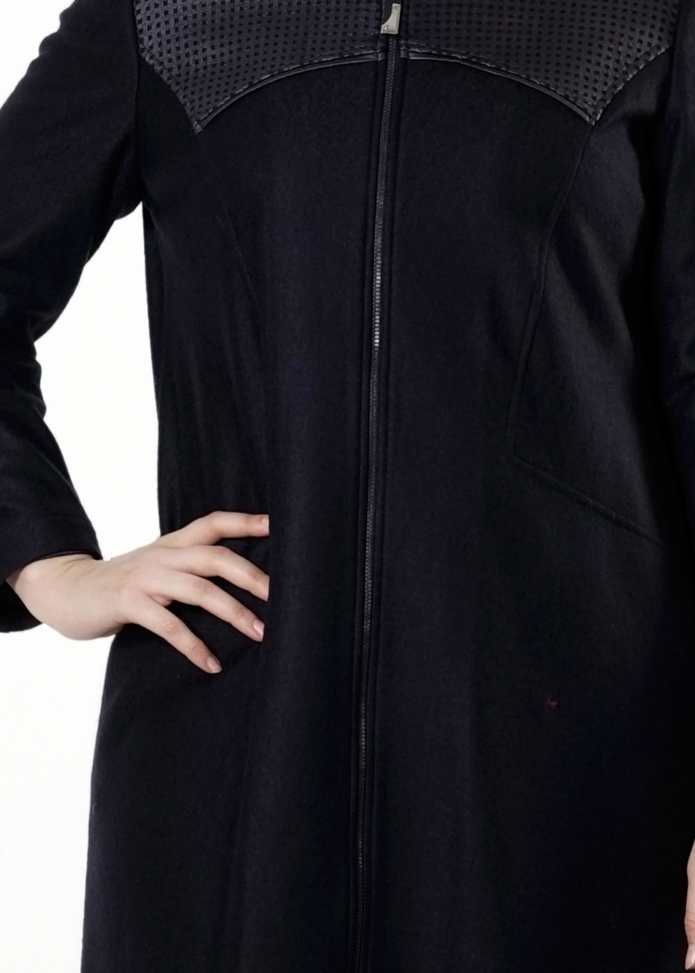 Tesettür giyim LACİVERT DERİ DETAYLI FERMUARLI MANTO 9410 