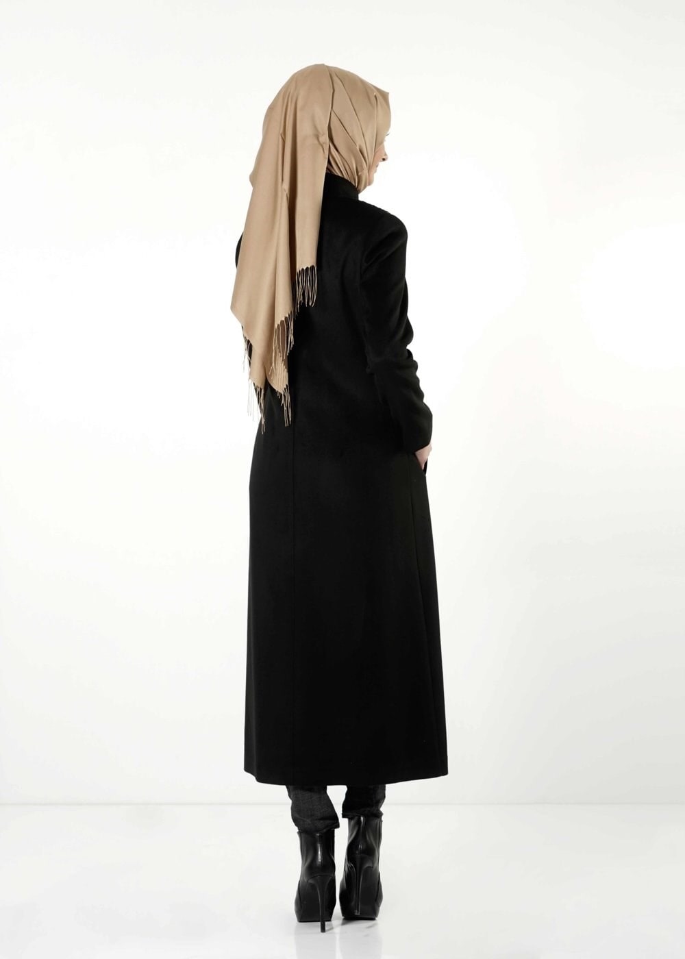 Tesettür giyim SİYAH GÜPÜR DETAYLI MANTO 9431 