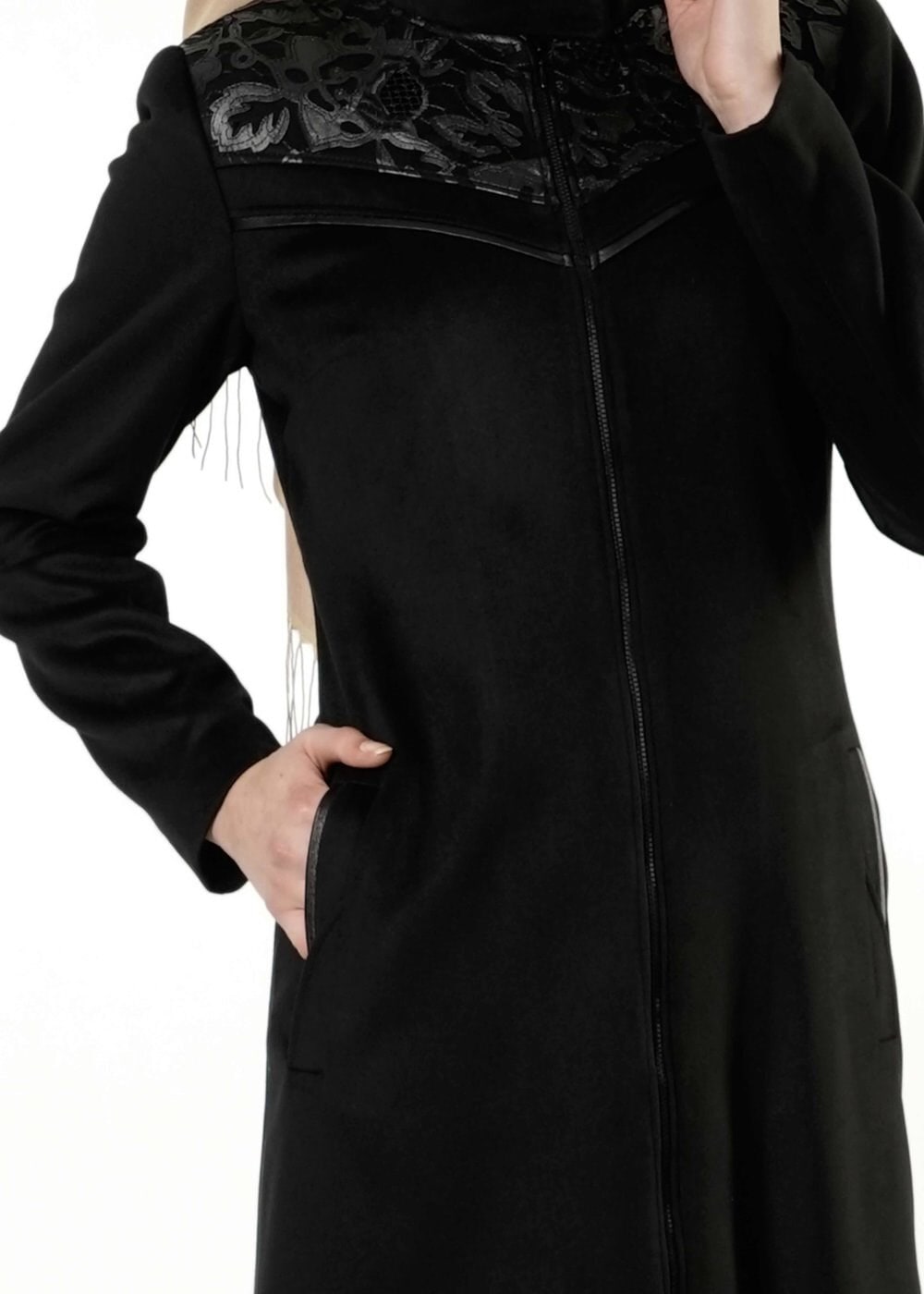 Tesettür giyim SİYAH GÜPÜR DETAYLI MANTO 9431 