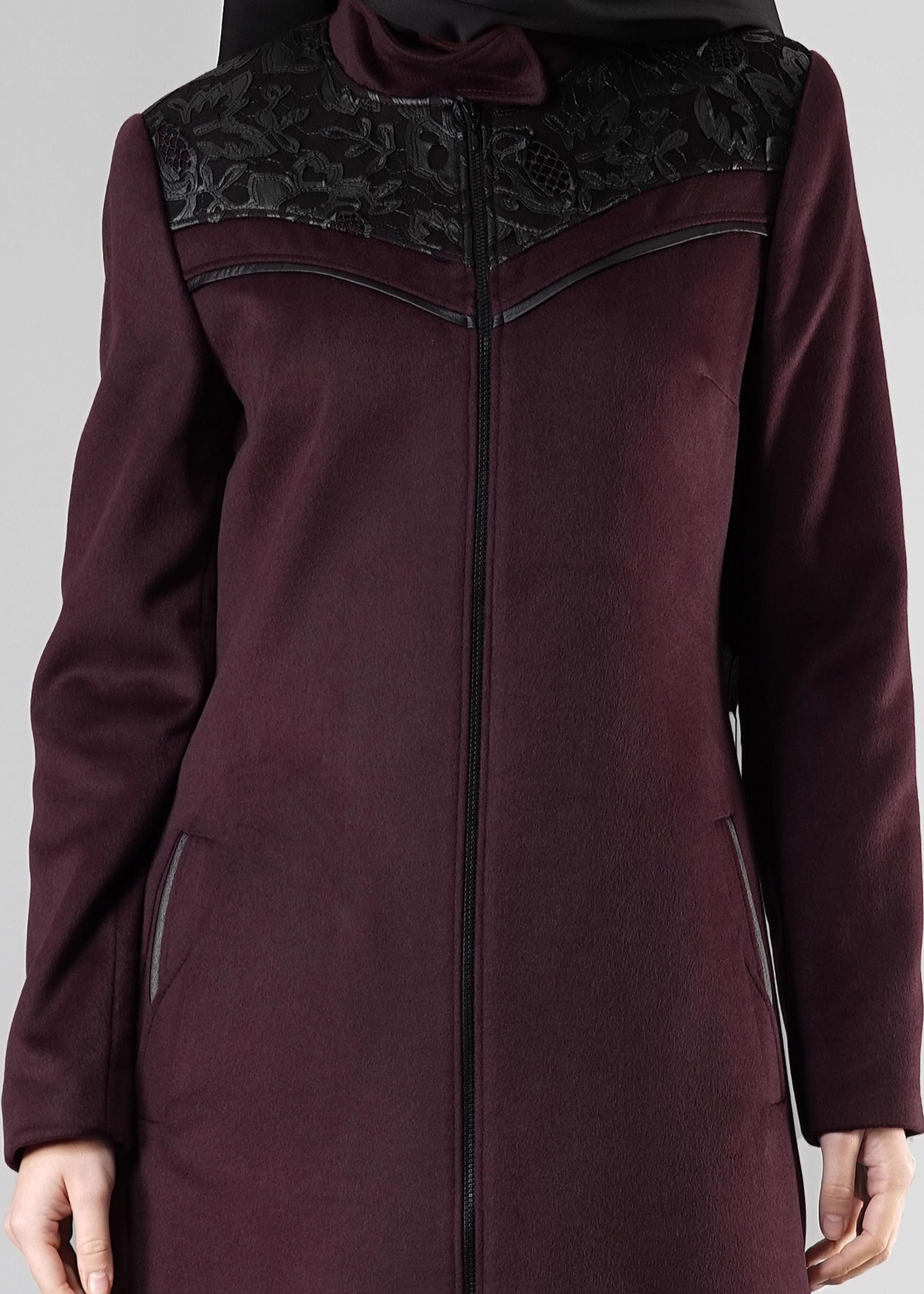 Tesettür giyim BORDO GÜPÜR DETAYLI MANTO 9431 