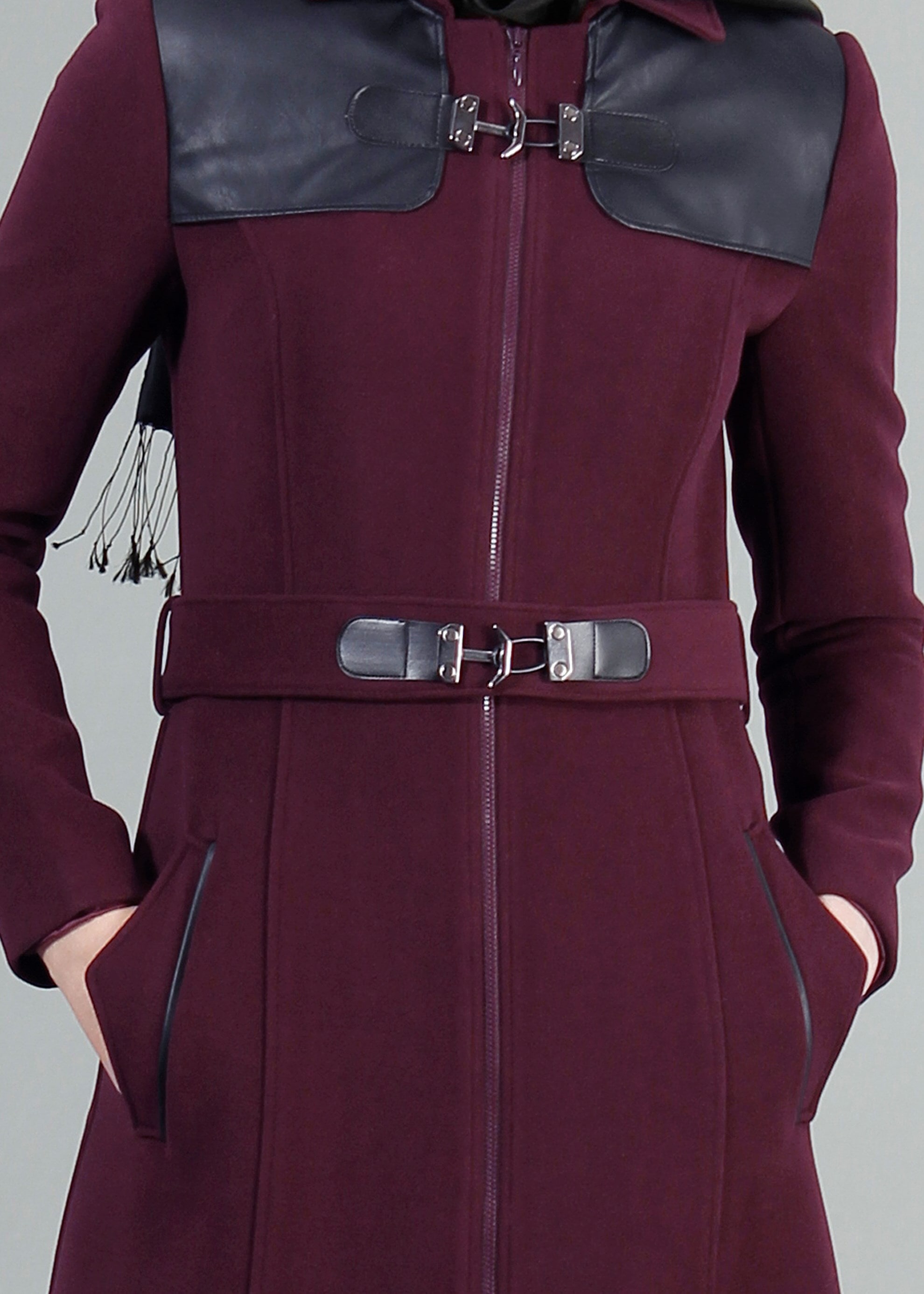 Tesettür giyim MÜRDÜM DERİ DETAYLI FERMUARLI MANTO 9444 