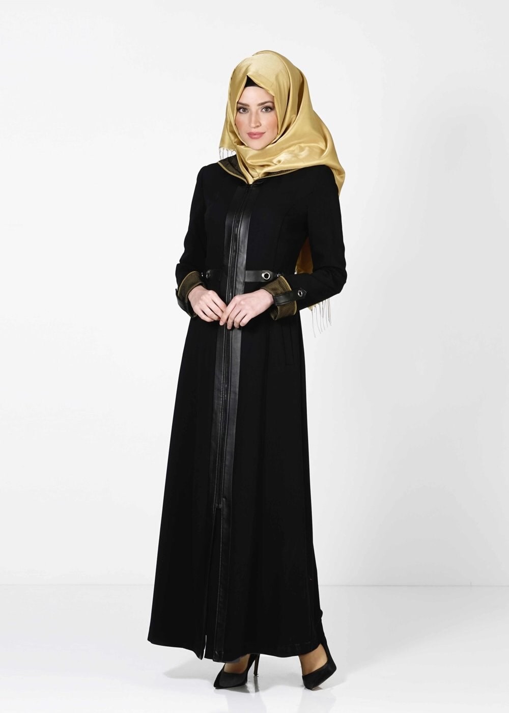 Tesettür giyim SİYAH KAPÜŞONLU FERMUARLI PARDESÜ 1607 
