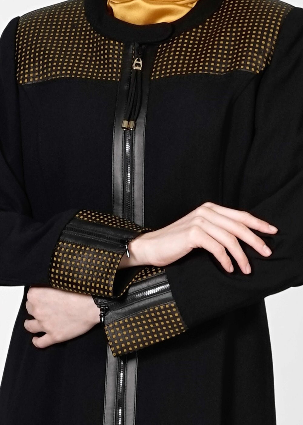 Tesettür giyim SİYAH KARE DESENLİ FERMUARLI PARDESÜ 1615 