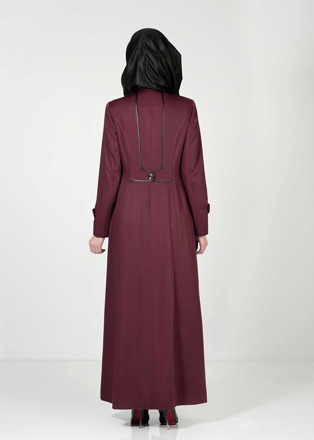 Tesettür giyim BORDO FERMUARLI DÜĞME DETAYLI PARDESÜ 1619 