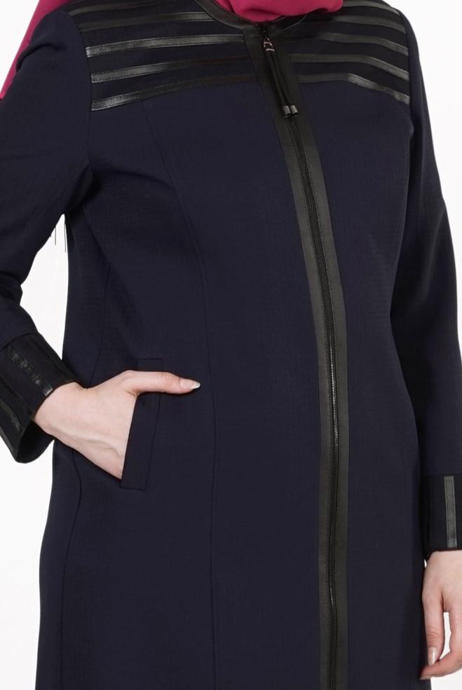 Tesettür giyim LACİVERT DERİ DETAYLI FERMUARLI PARDESÜ 1655  - ALVİNA