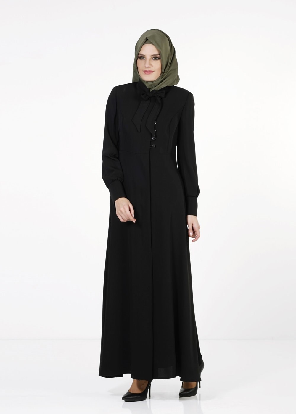 Tesettür giyim SİYAH YAKASI BAĞLAMA DETAYLI DÜĞMELİ PARDESÜ 1665 