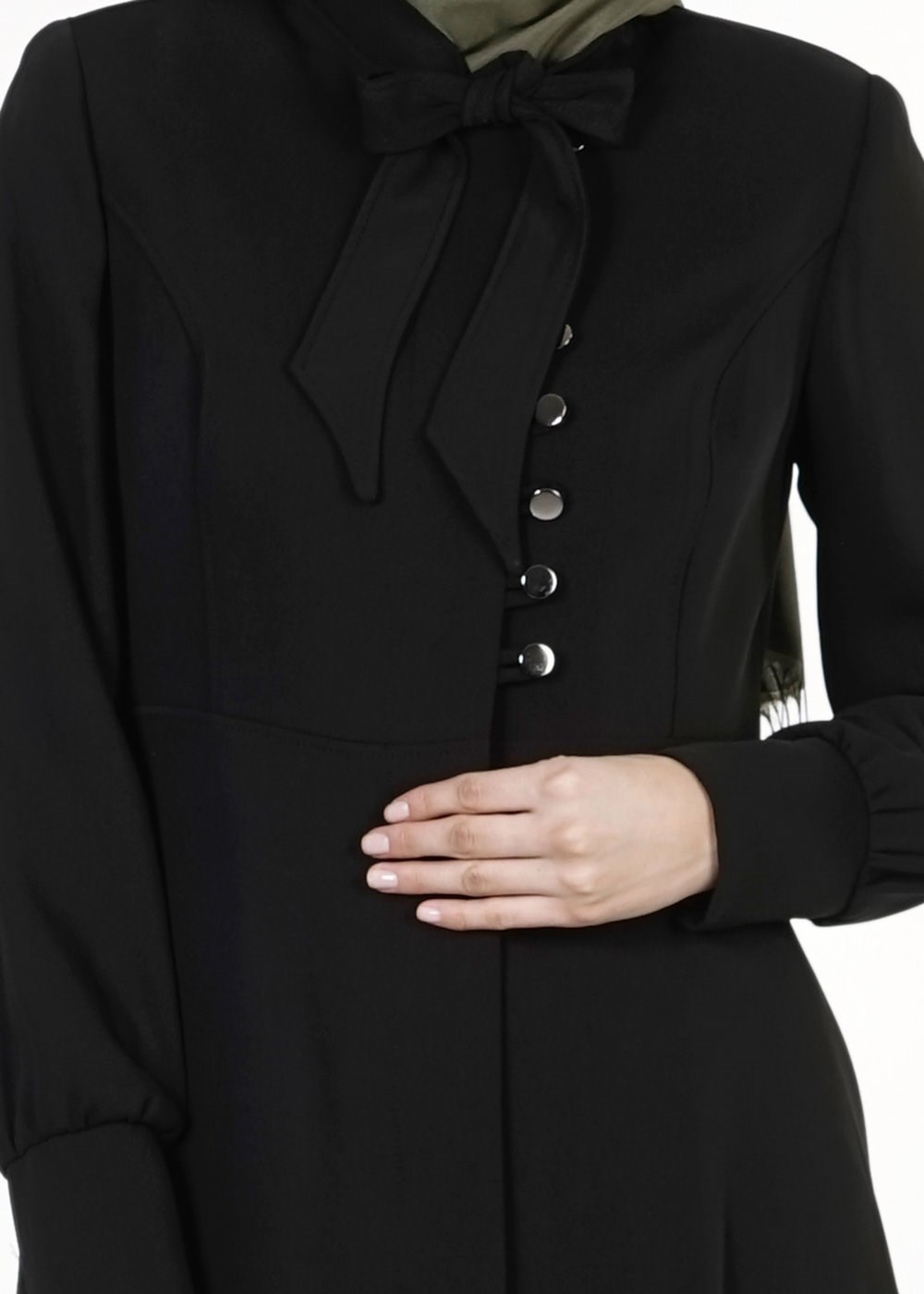 Tesettür giyim SİYAH YAKASI BAĞLAMA DETAYLI DÜĞMELİ PARDESÜ 1665 