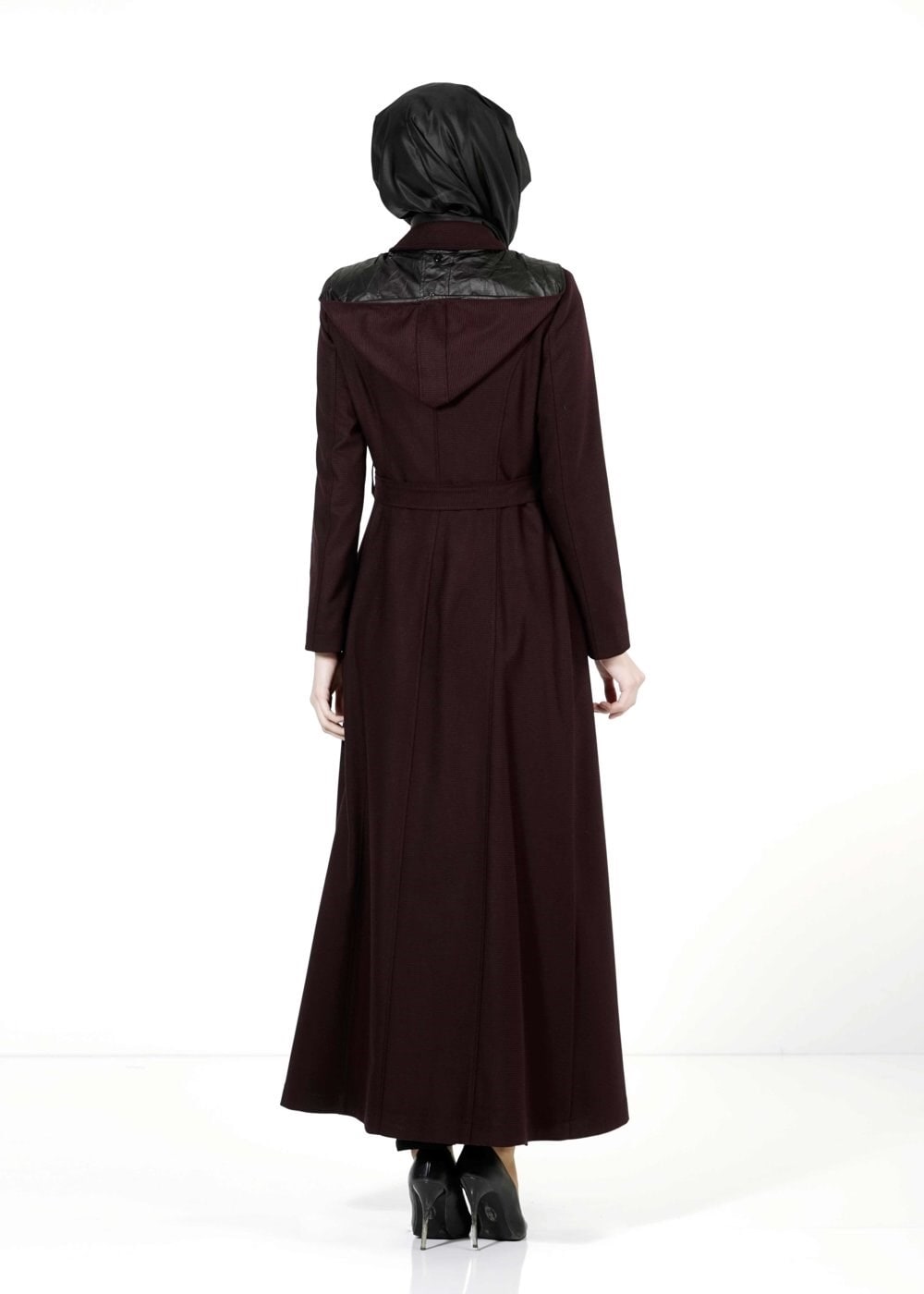 Tesettür giyim BORDO KUŞAKLI KAPÜŞONLU PARDESÜ 1680 