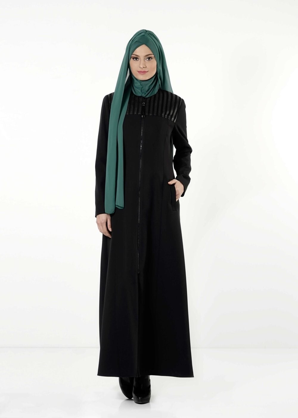 Tesettür giyim SİYAH DERİ DETAYLI FERMUARLI PARDESÜ 1682 