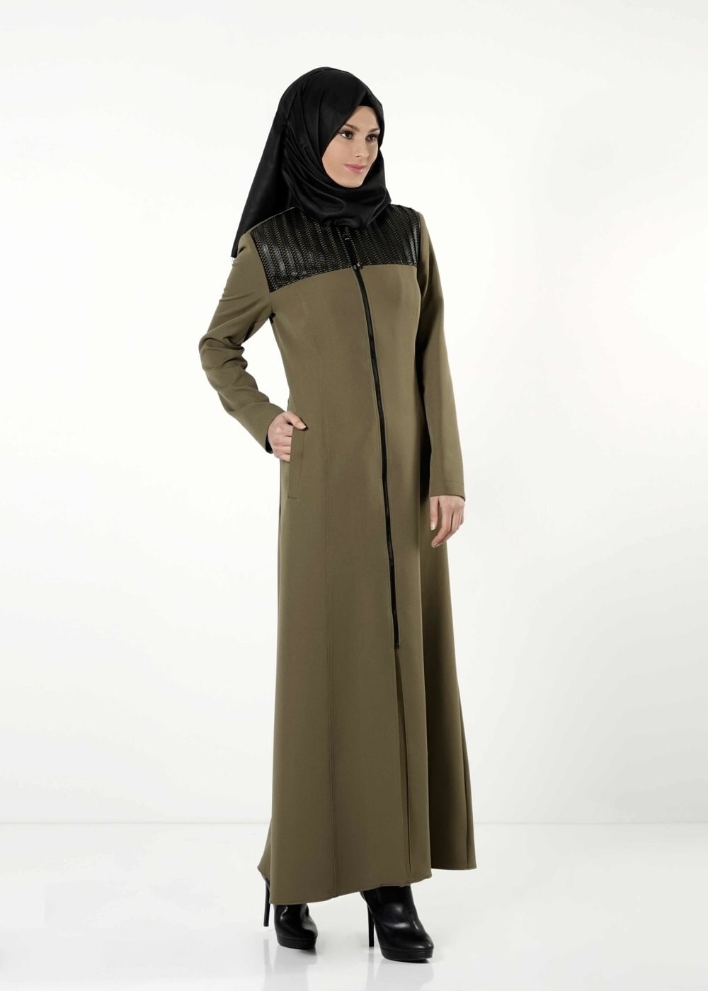Tesettür giyim HAKİ DERİ DETAYLI FERMUARLI PARDESÜ 1682 