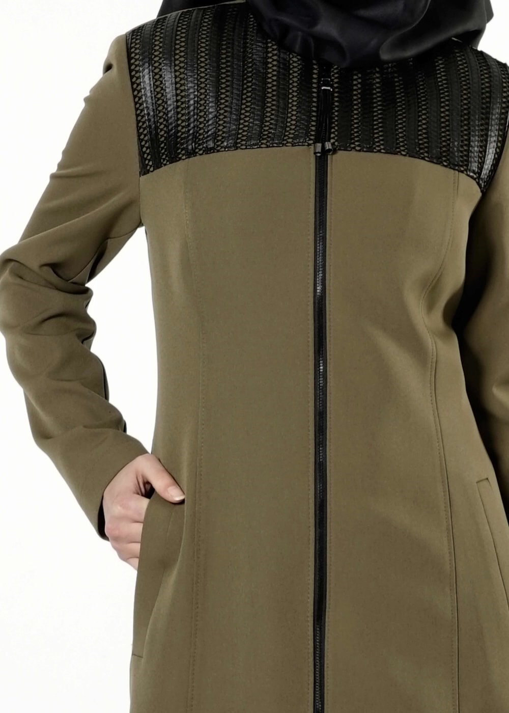 Tesettür giyim HAKİ DERİ DETAYLI FERMUARLI PARDESÜ 1682 