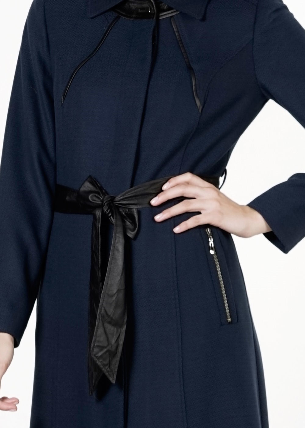 Tesettür giyim LACİVERT DERİ KUŞAKLI PARDESÜ 1684