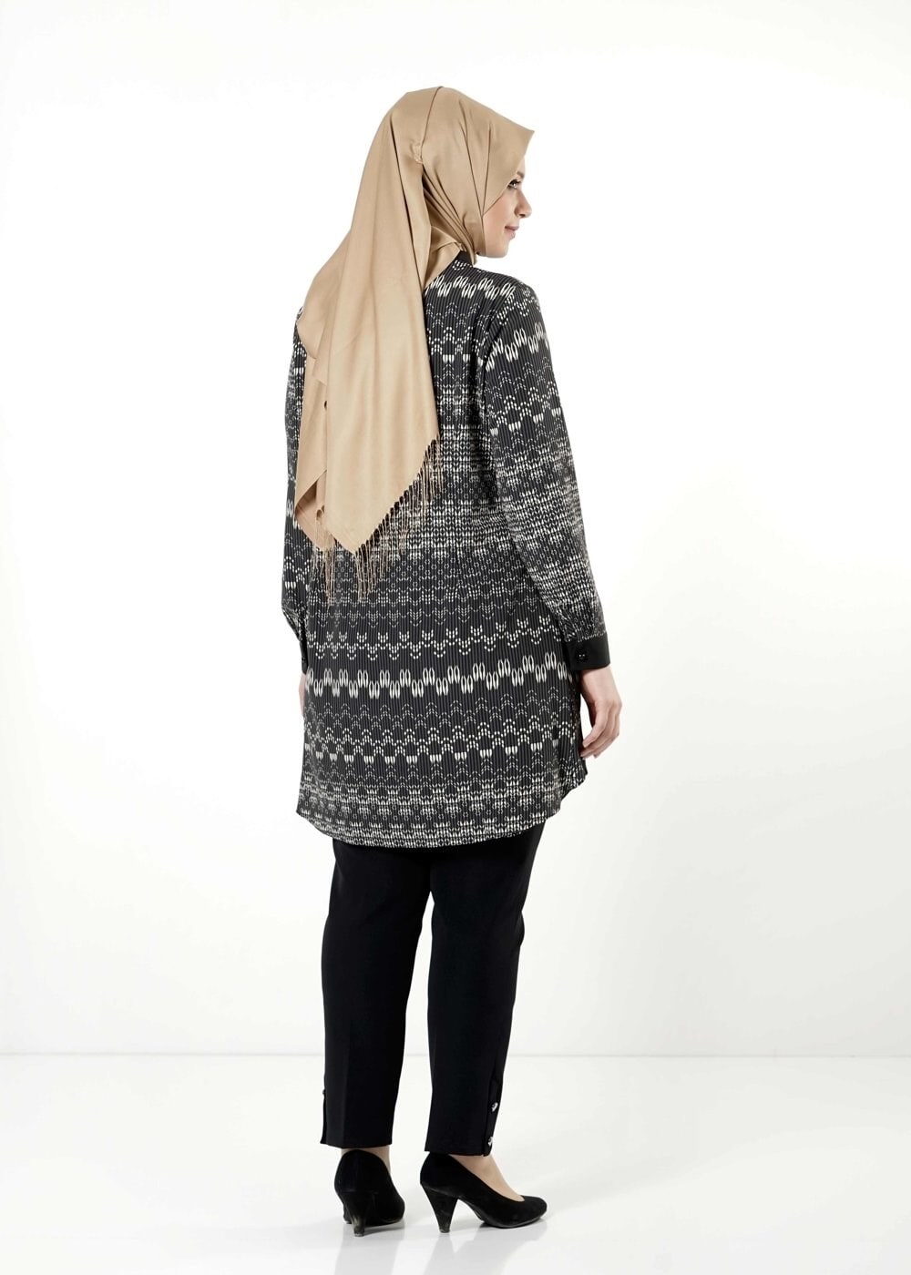 Tesettür giyim GRİ DESENLİ TUNİK 2546 