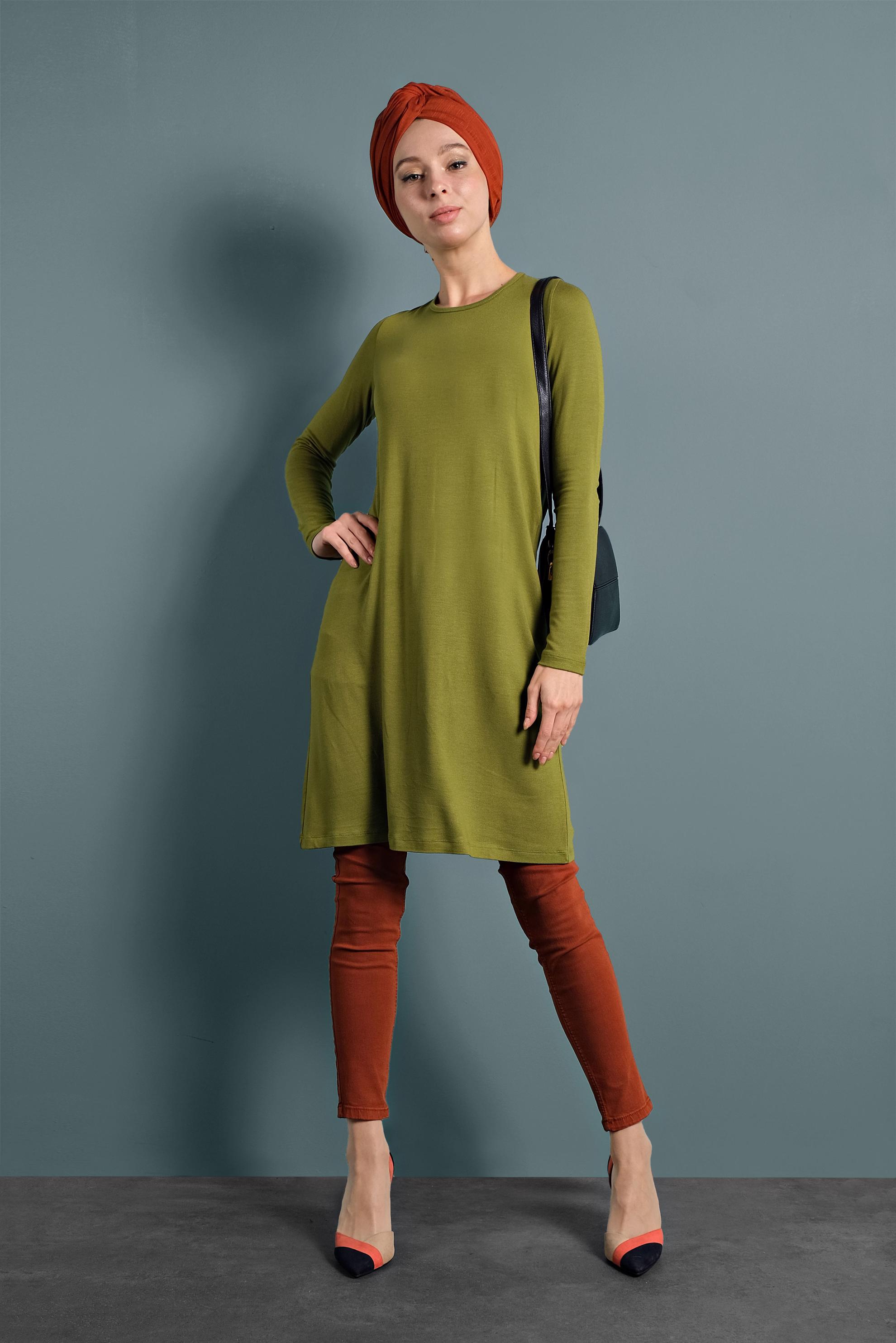 Tesettür giyim YEŞİL YUVARLAK YAKA TRİKO TUNİK 4098