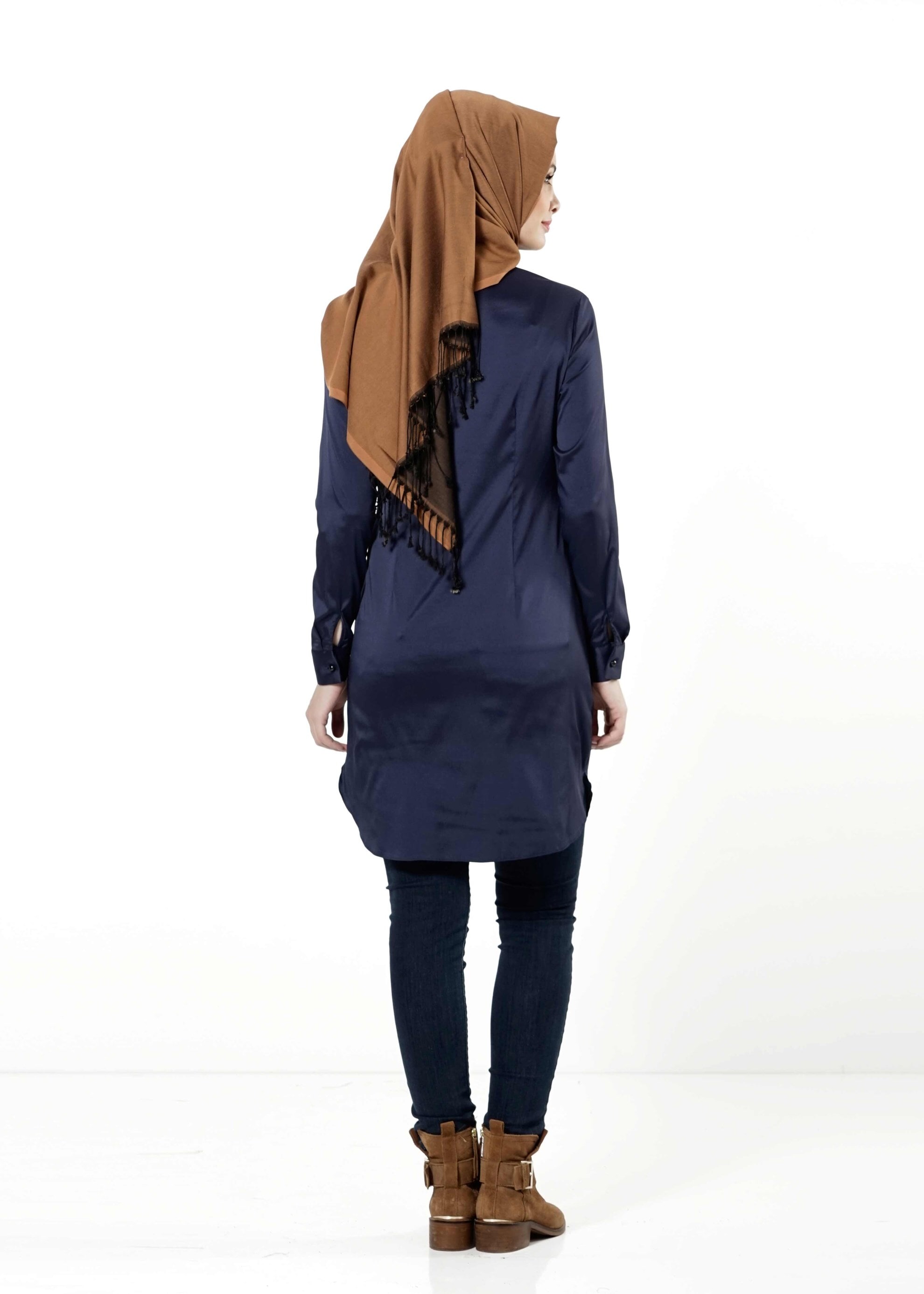 Tesettür giyim LACİVERT DÜĞMELİ SATEN TUNİK 4130 