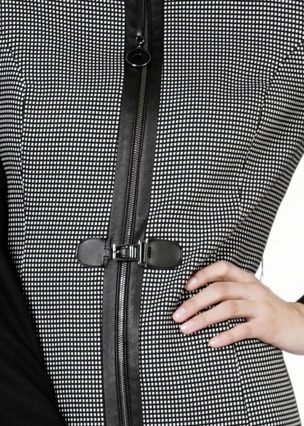 Tesettür giyim SİYAH PÖTİKARE DESEN TRENÇKOT 1591 