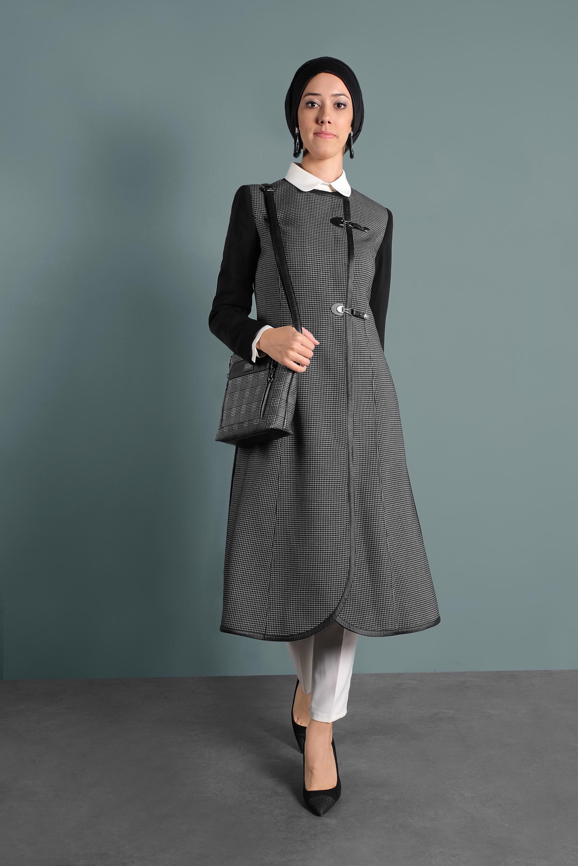 Tesettür giyim SİYAH KARELİ BİYELİ TRENÇKOT 1592 