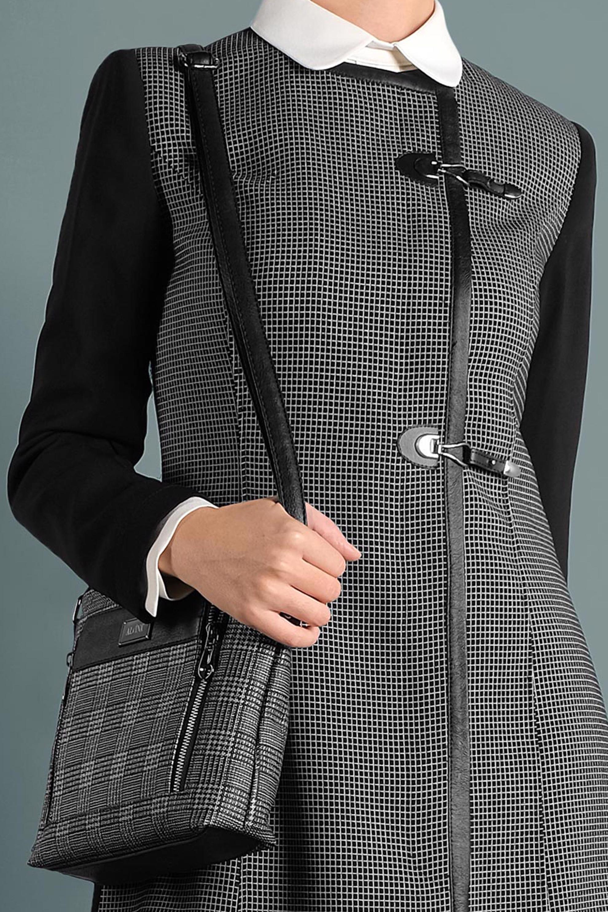 Tesettür giyim SİYAH KARELİ BİYELİ TRENÇKOT 1592 