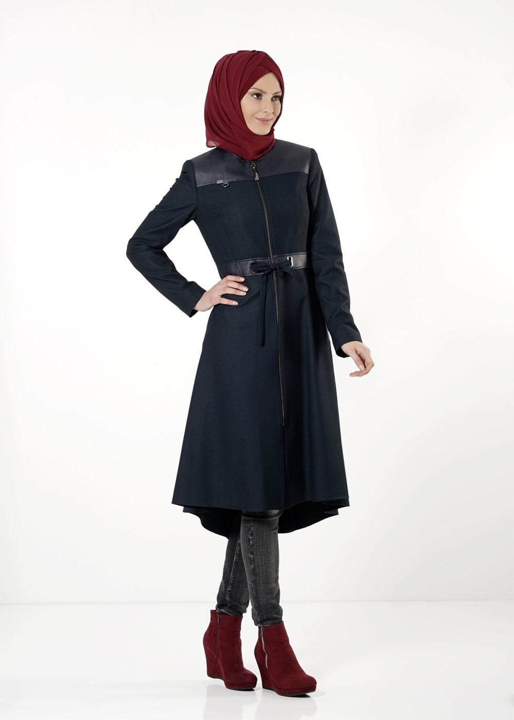 Tesettür giyim LACİVERT ÖNDEN BAĞLAMALI FERMUARLI TRENÇKOT 1598 