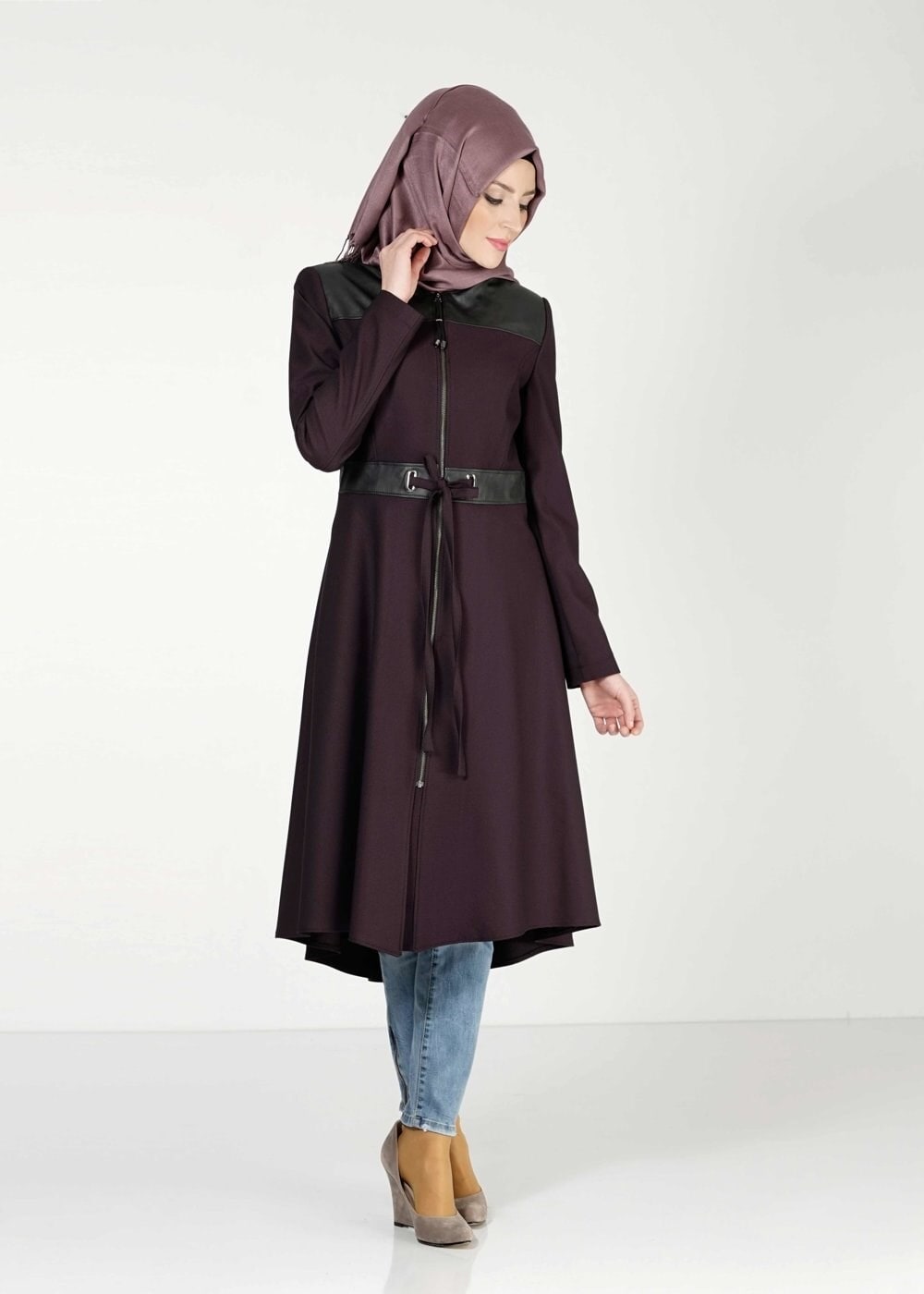 Tesettür giyim MÜRDÜM ÖNDEN BAĞLAMALI FERMUARLI TRENÇKOT 1598 