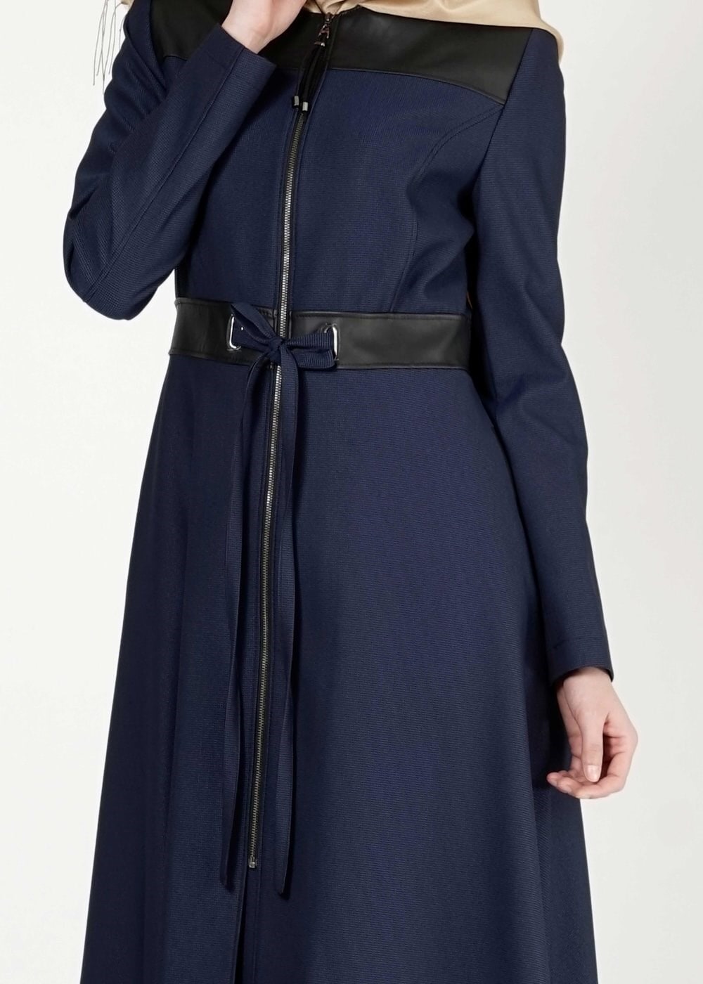 Tesettür giyim LACİVERT ÖNDEN BAĞLAMALI FERMUARLI TRENÇKOT 1598 