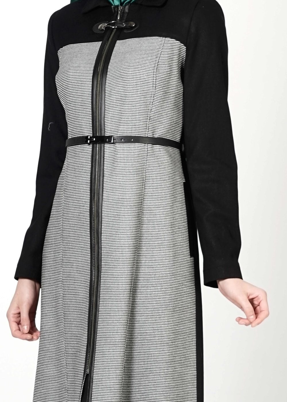 Tesettür giyim SİYAH İKİ RENKLİ TRENÇKOT 1599 