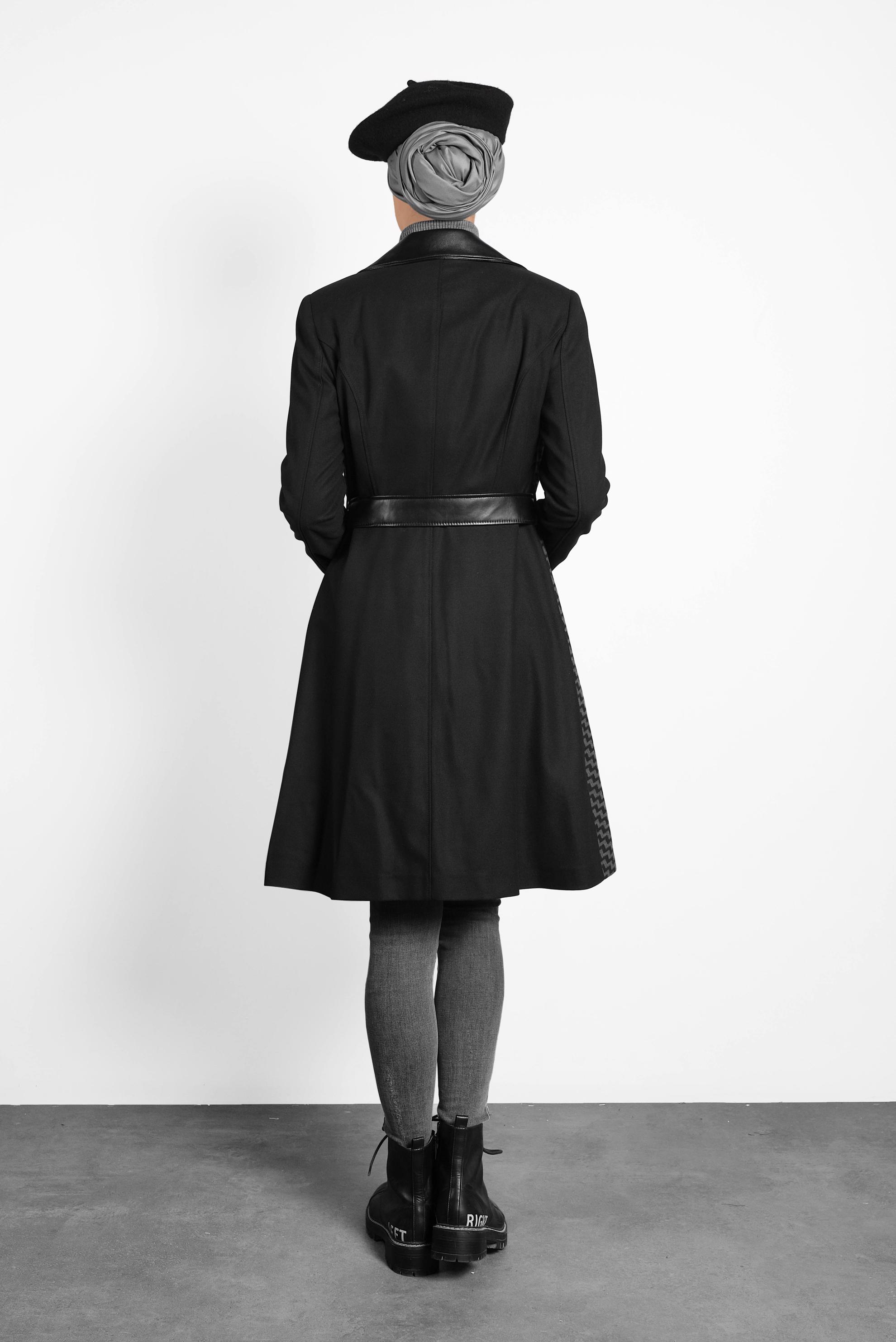 Tesettür giyim GRİ DERİ DETAYLI KABAN 1614