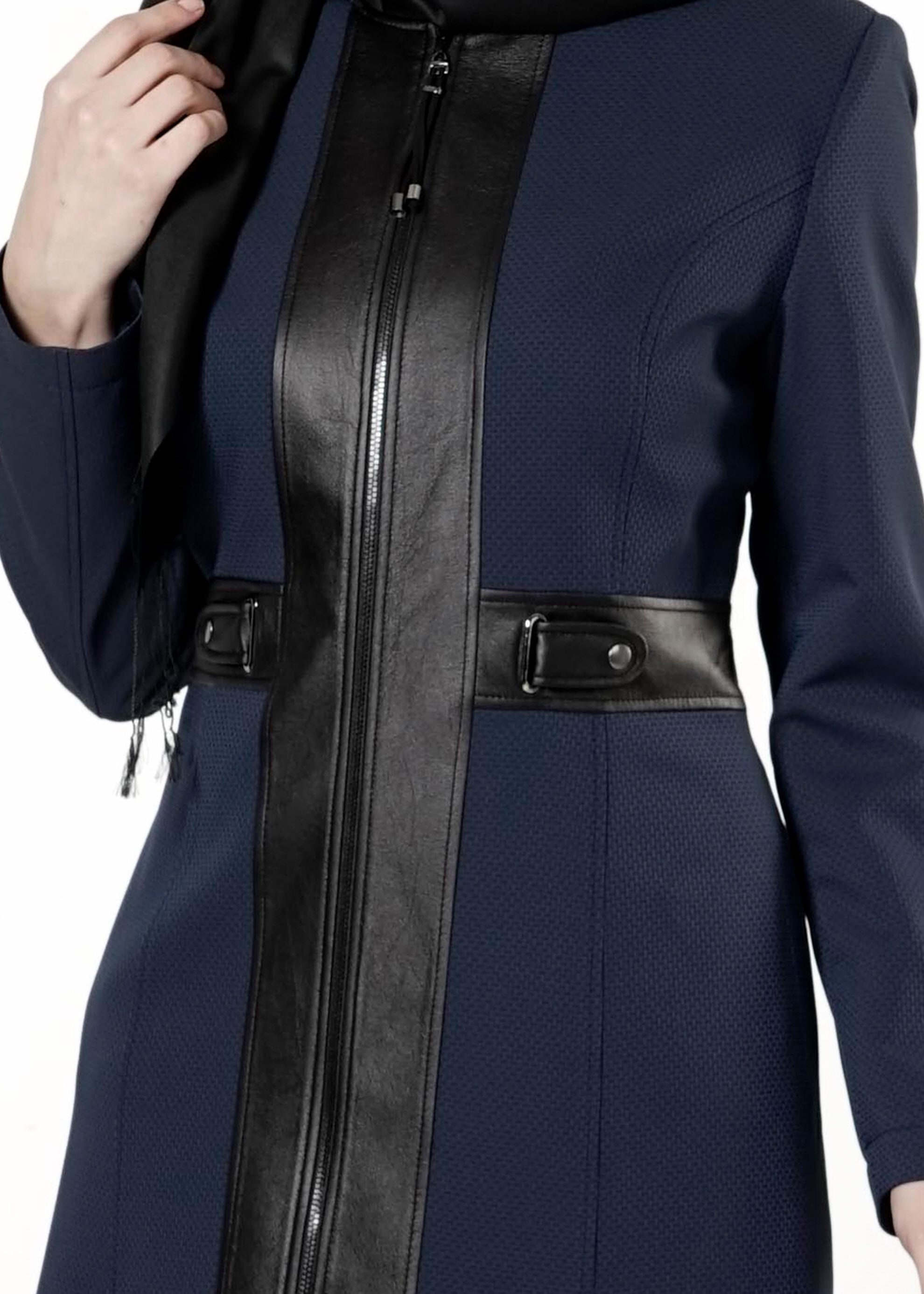 Tesettür giyim LACİVERT DERİ DETAYLI FERMUARLI TRENÇKOT 1621 