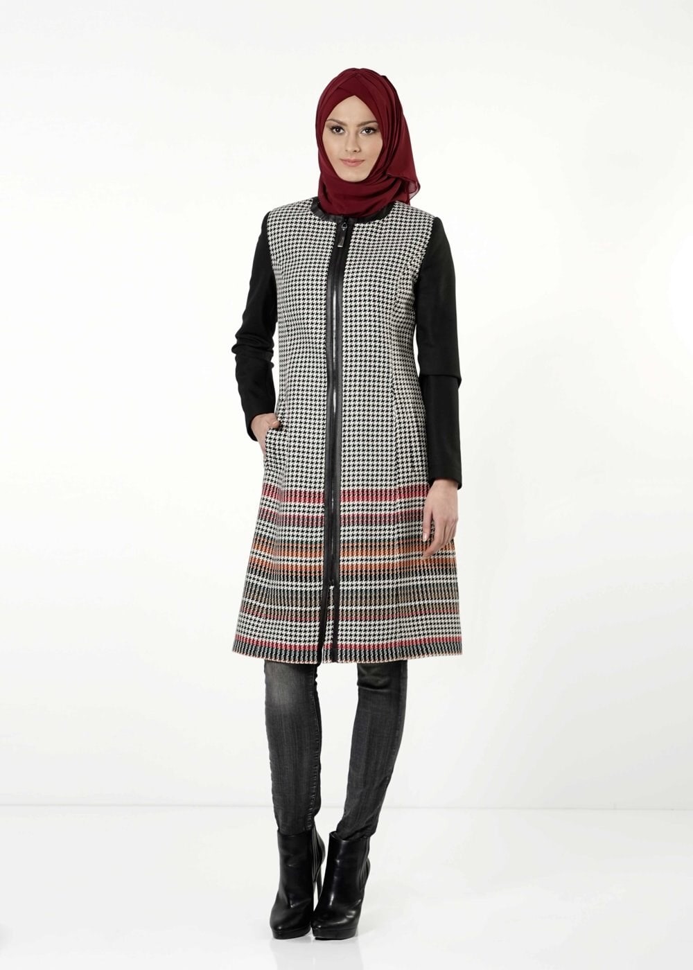 Tesettür giyim SİYAH KAZAYAĞI DESENLİ TRENÇKOT 1687 