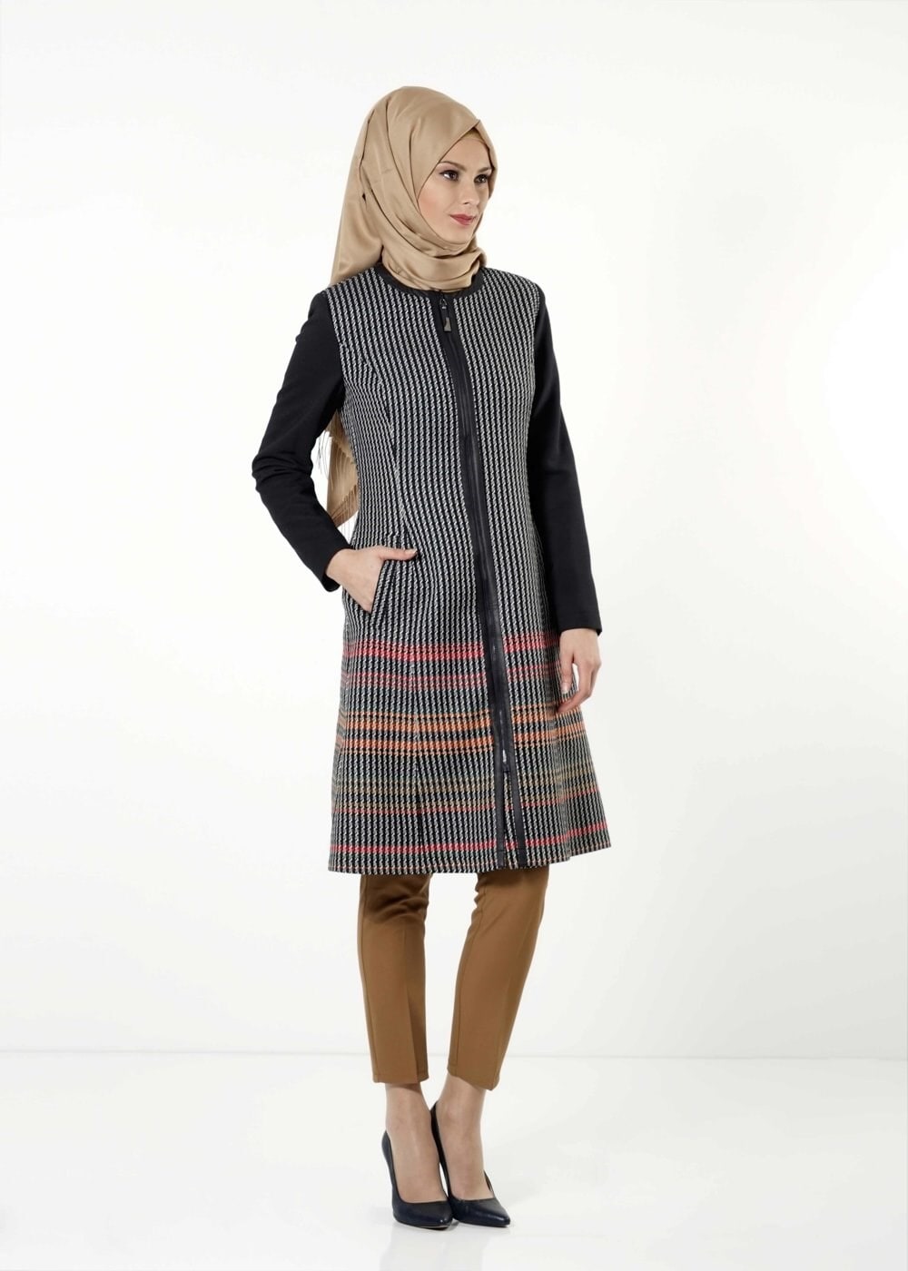 Tesettür giyim LACİVERT KAZAYAĞI DESENLİ TRENÇKOT 1687 