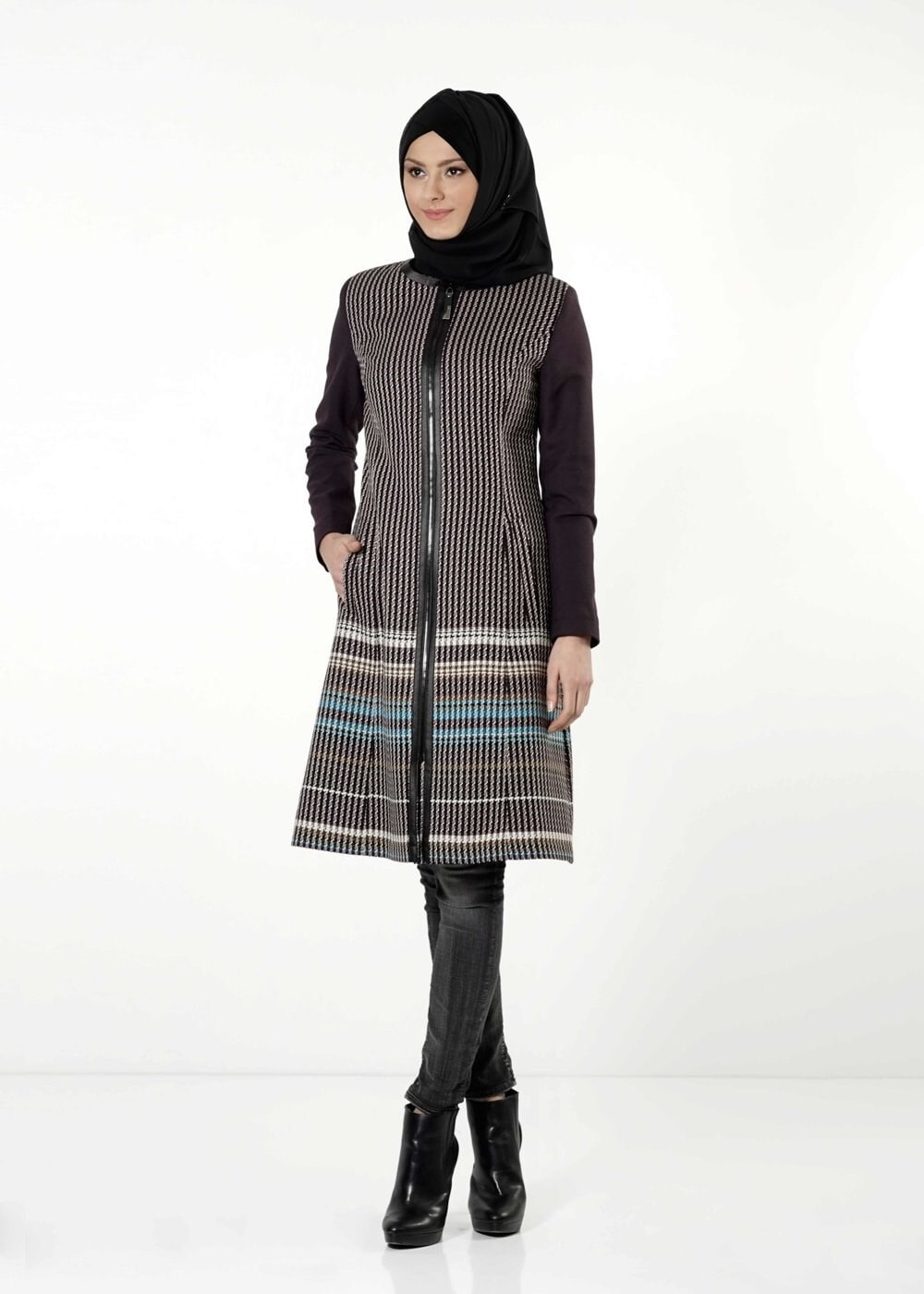 Tesettür giyim MÜRDÜM KAZAYAĞI DESENLİ TRENÇKOT 1687 