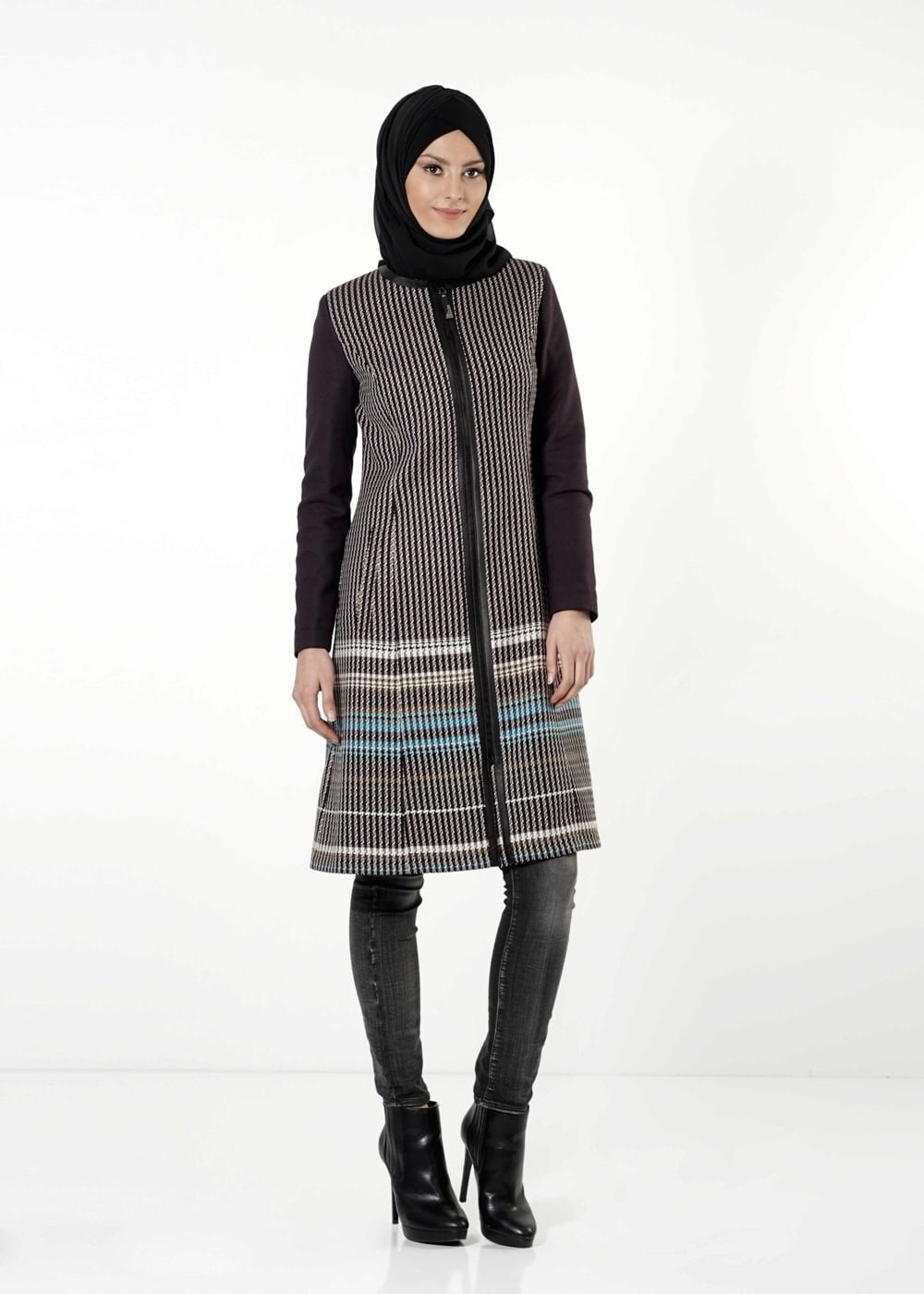 Tesettür giyim MÜRDÜM KAZAYAĞI DESENLİ TRENÇKOT 1687 